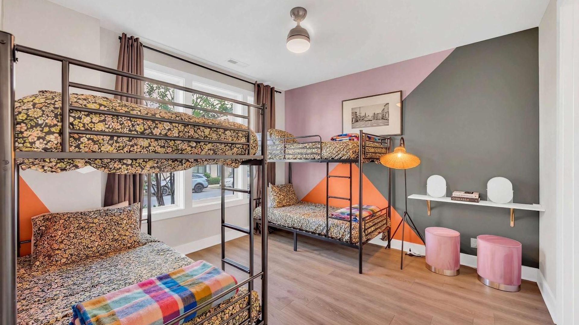 Brand New Views Karaoke Near Downtown Holiday home