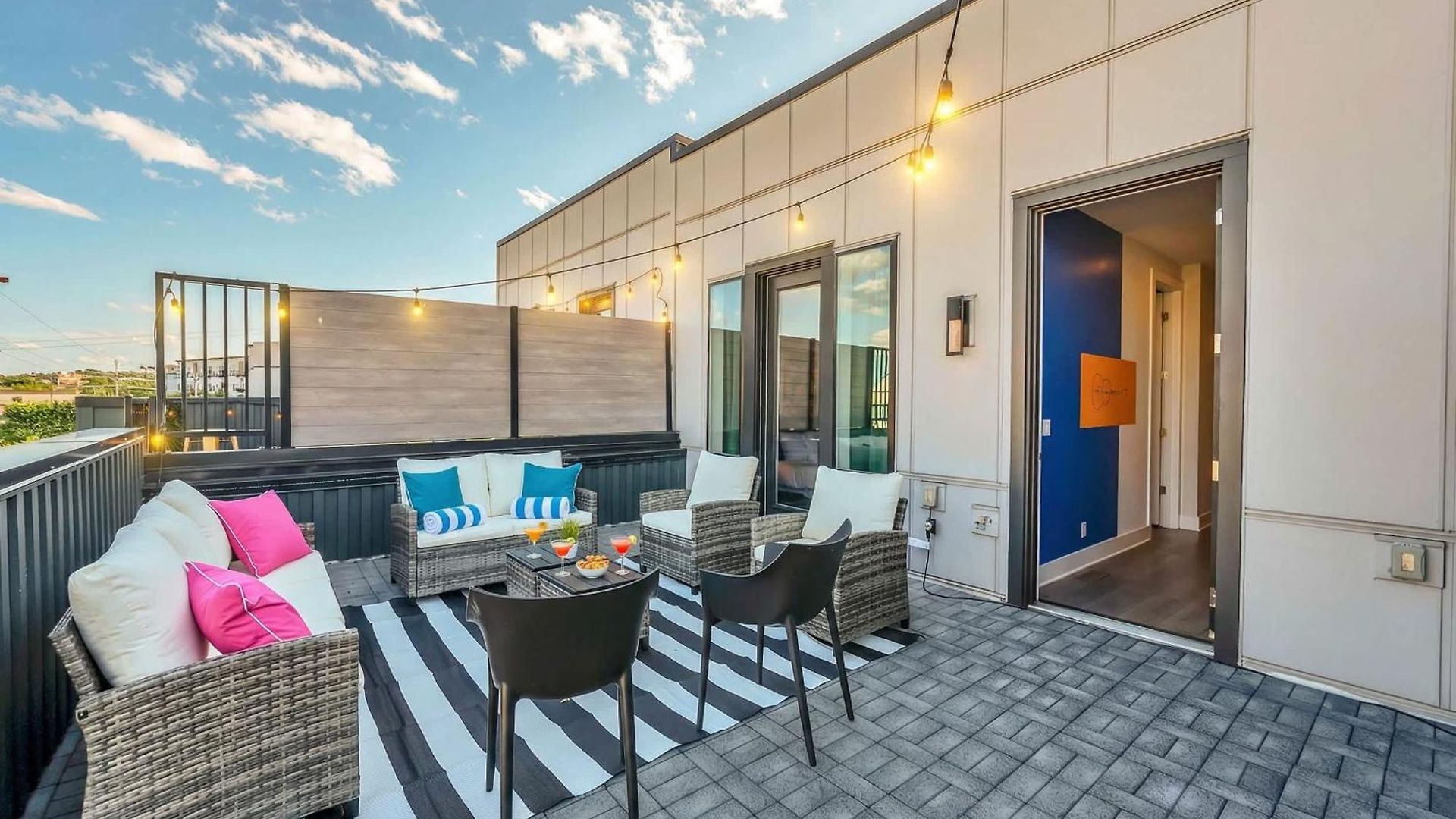 Holiday home Close To Dt Music Rooftop Views Game *