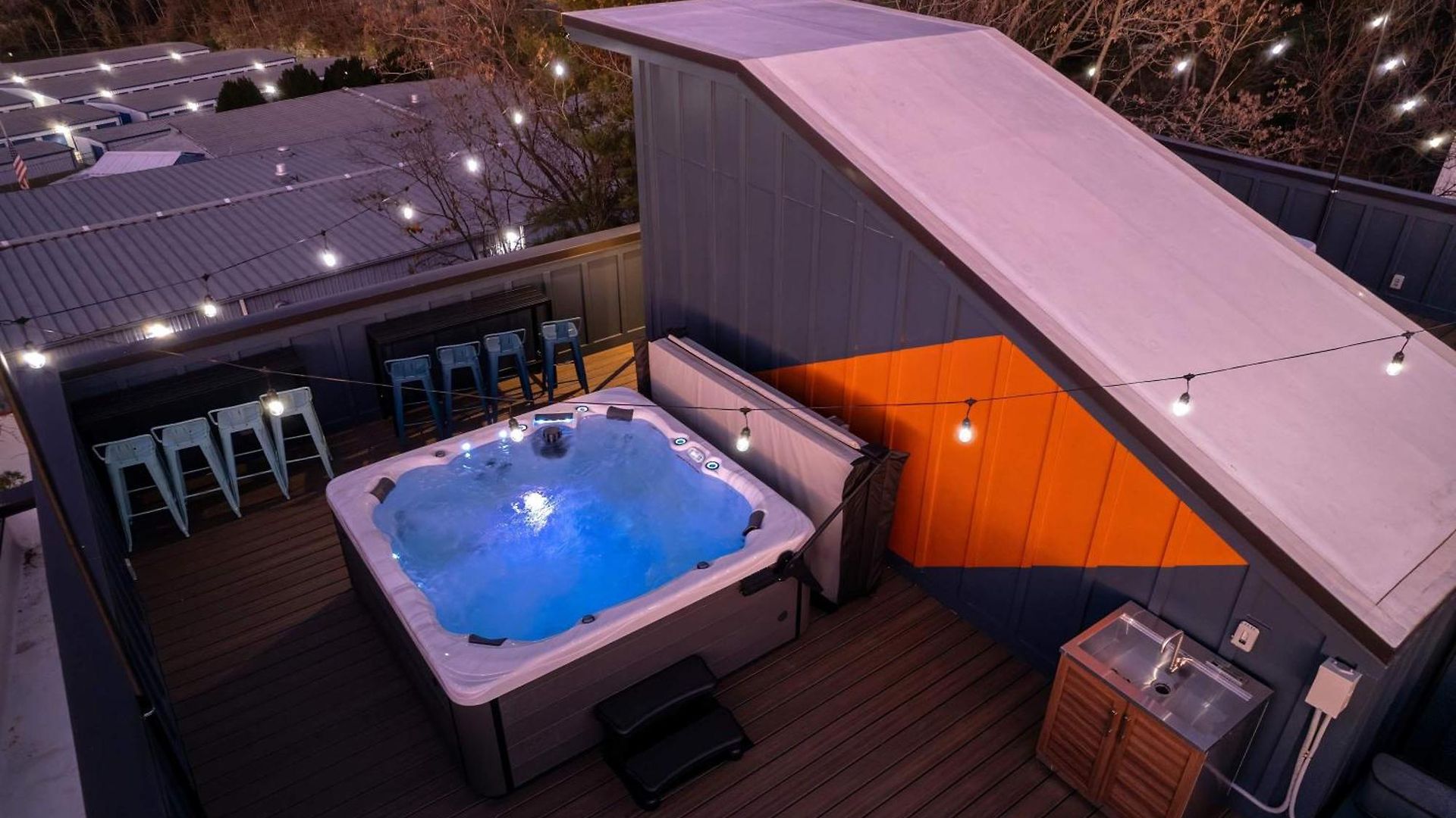 4 Rooftop Decks 4 Hot Tubs Game & Sauna
