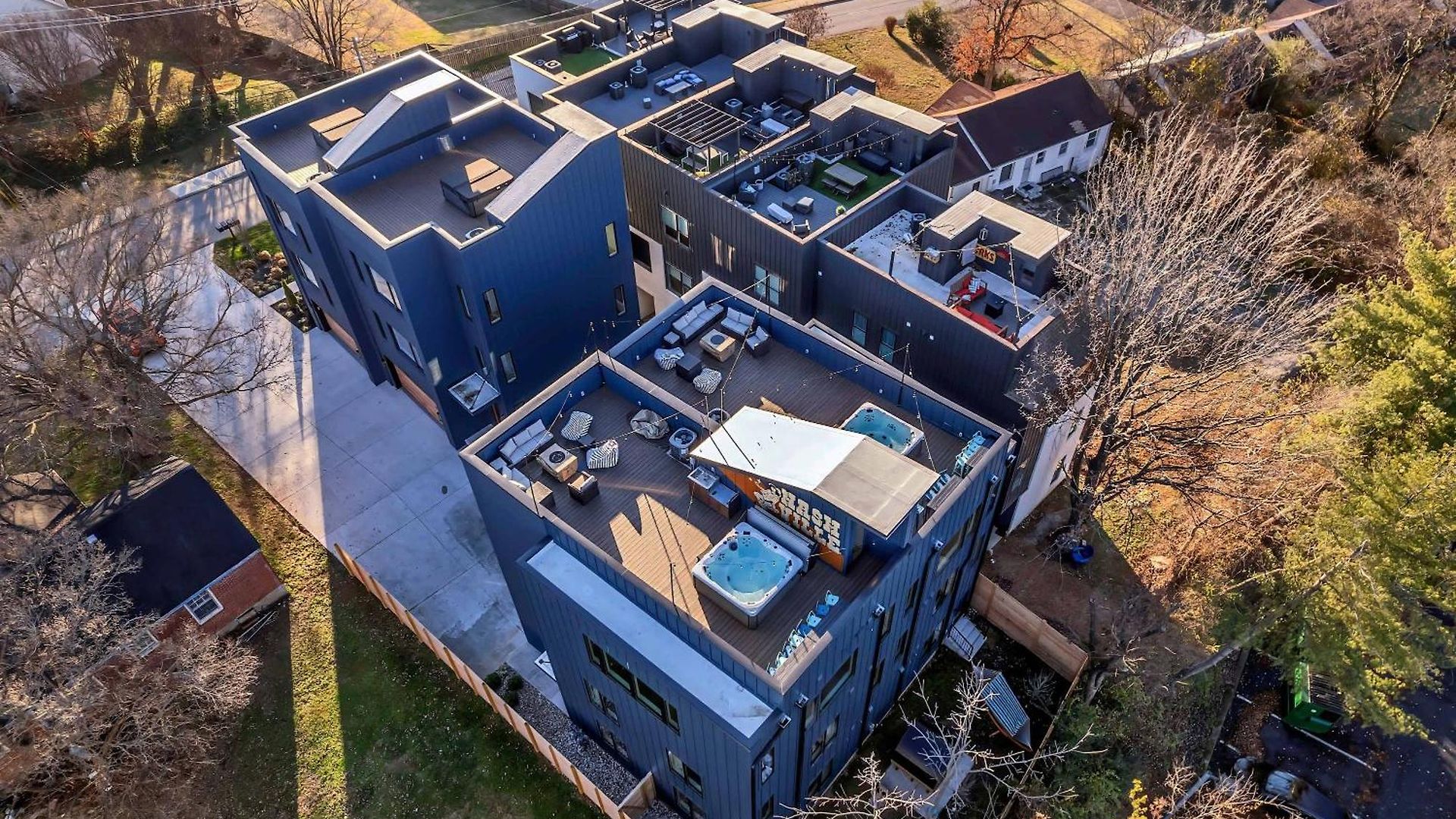 Holiday home 4 Rooftop Decks 4 Hot Tubs Game & Sauna *