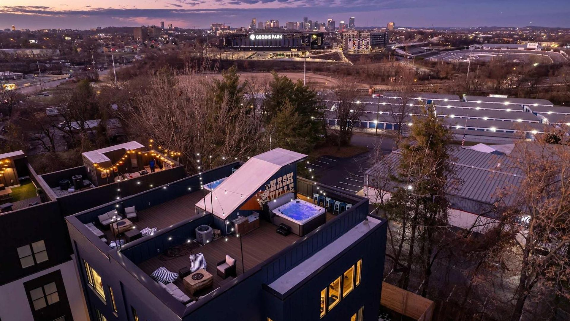 4 Rooftop Decks 4 Hot Tubs Game & Sauna Holiday home
