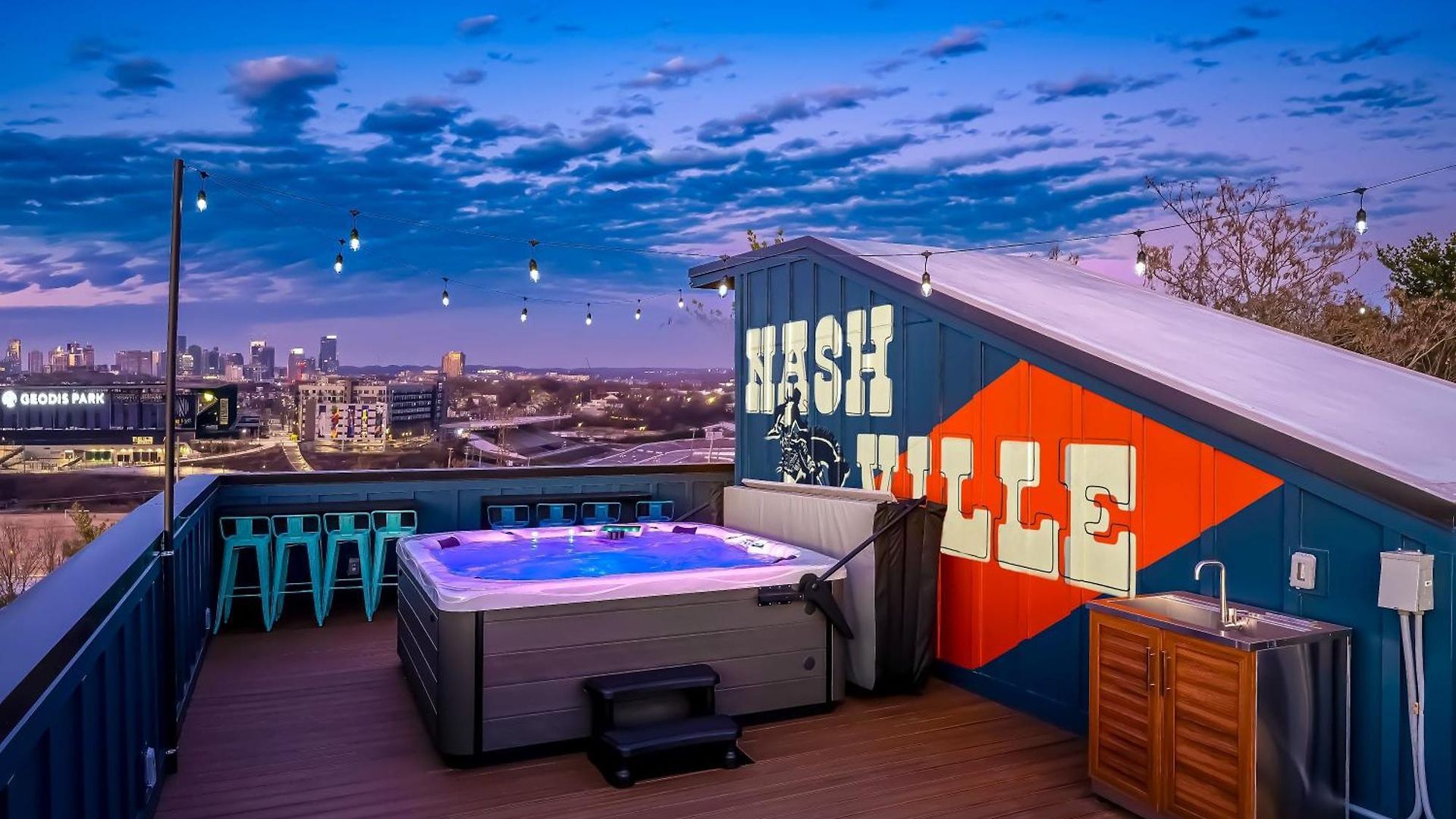 4 Rooftop Decks 4 Hot Tubs Game & Sauna Holiday home