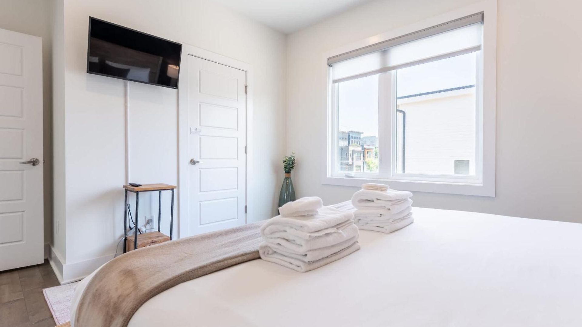 The East Side Vibe By Local Holiday home