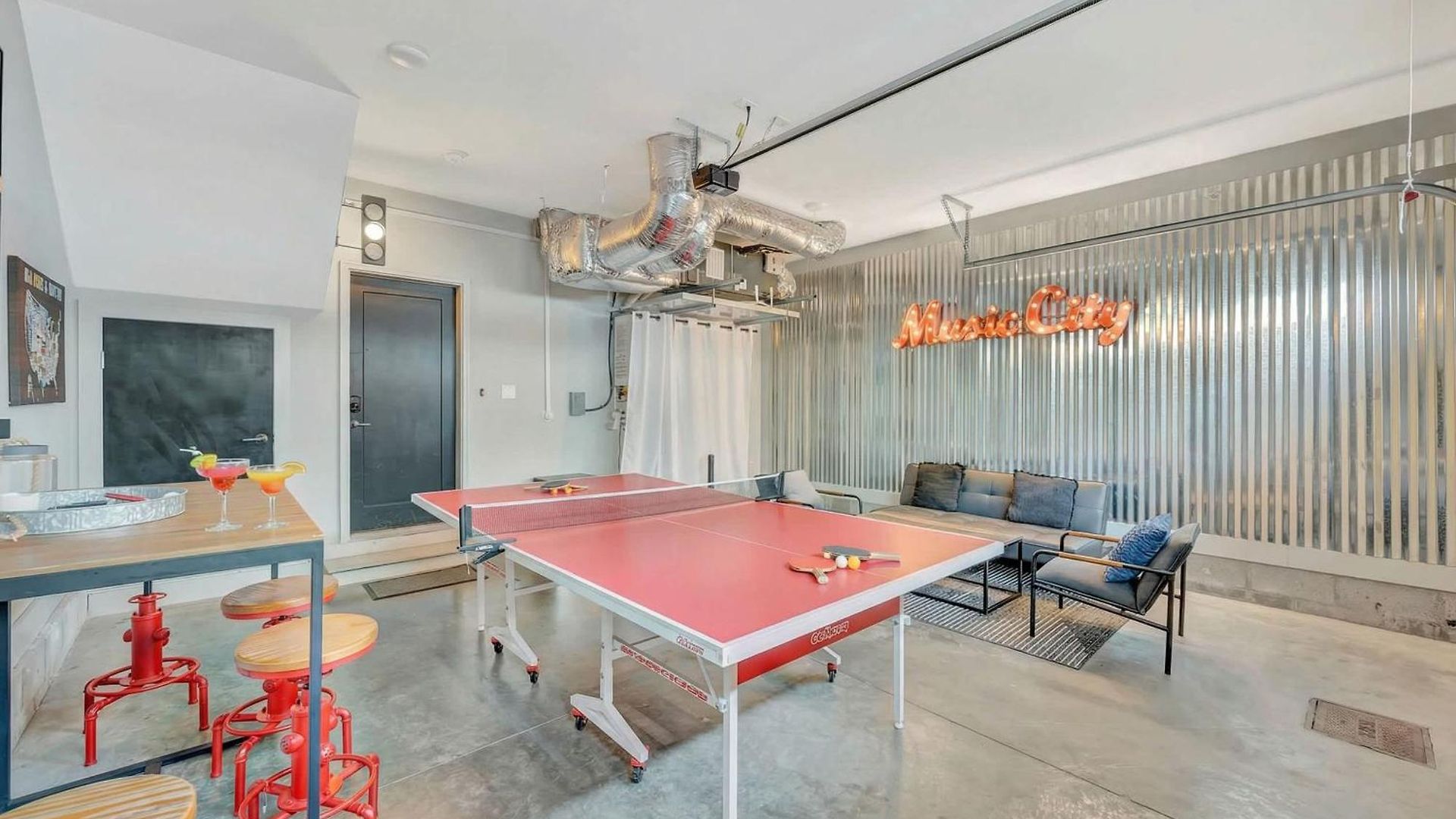 Rooftop Deck Grill Ping Pong Near Downtown * Nashville