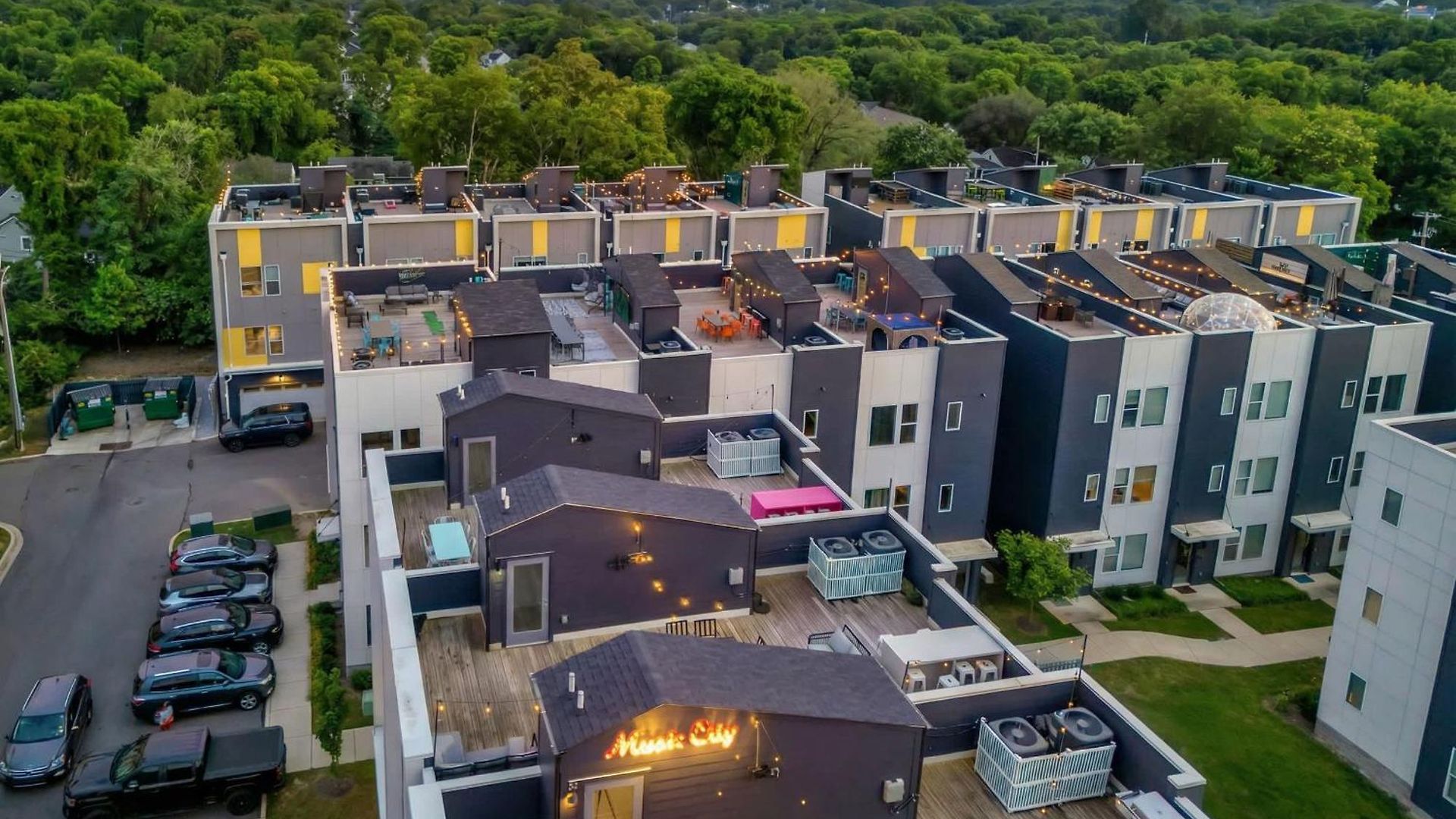 Rooftop Deck Grill Ping Pong Near Downtown * Nashville