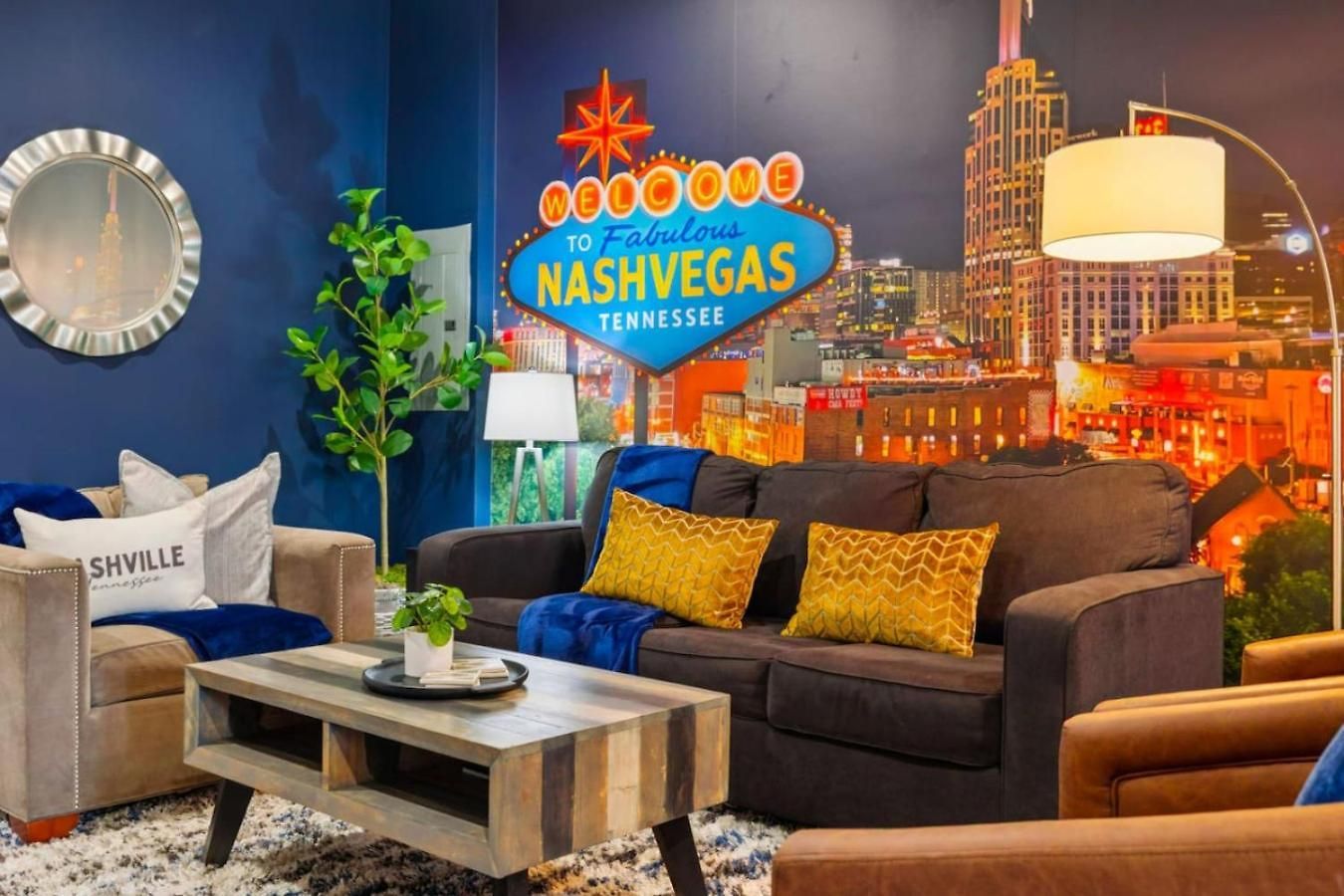 Fabulous Nashvegas Loft Retreat Near Vandy Off West End Mins To Broadway Holiday home Nashville