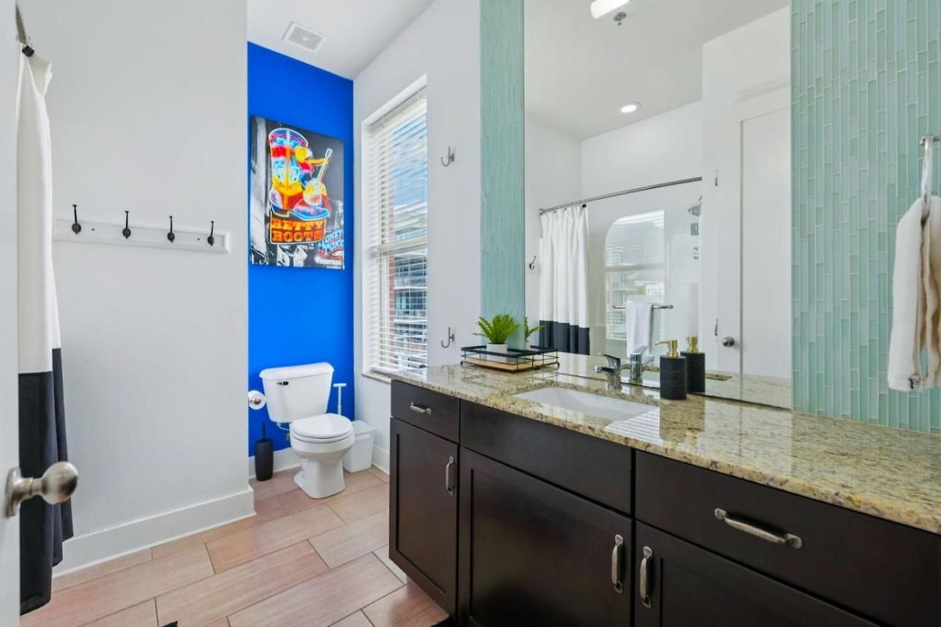 Fabulous Nashvegas Loft Retreat Near Vandy Off West End Mins To Broadway * Nashville