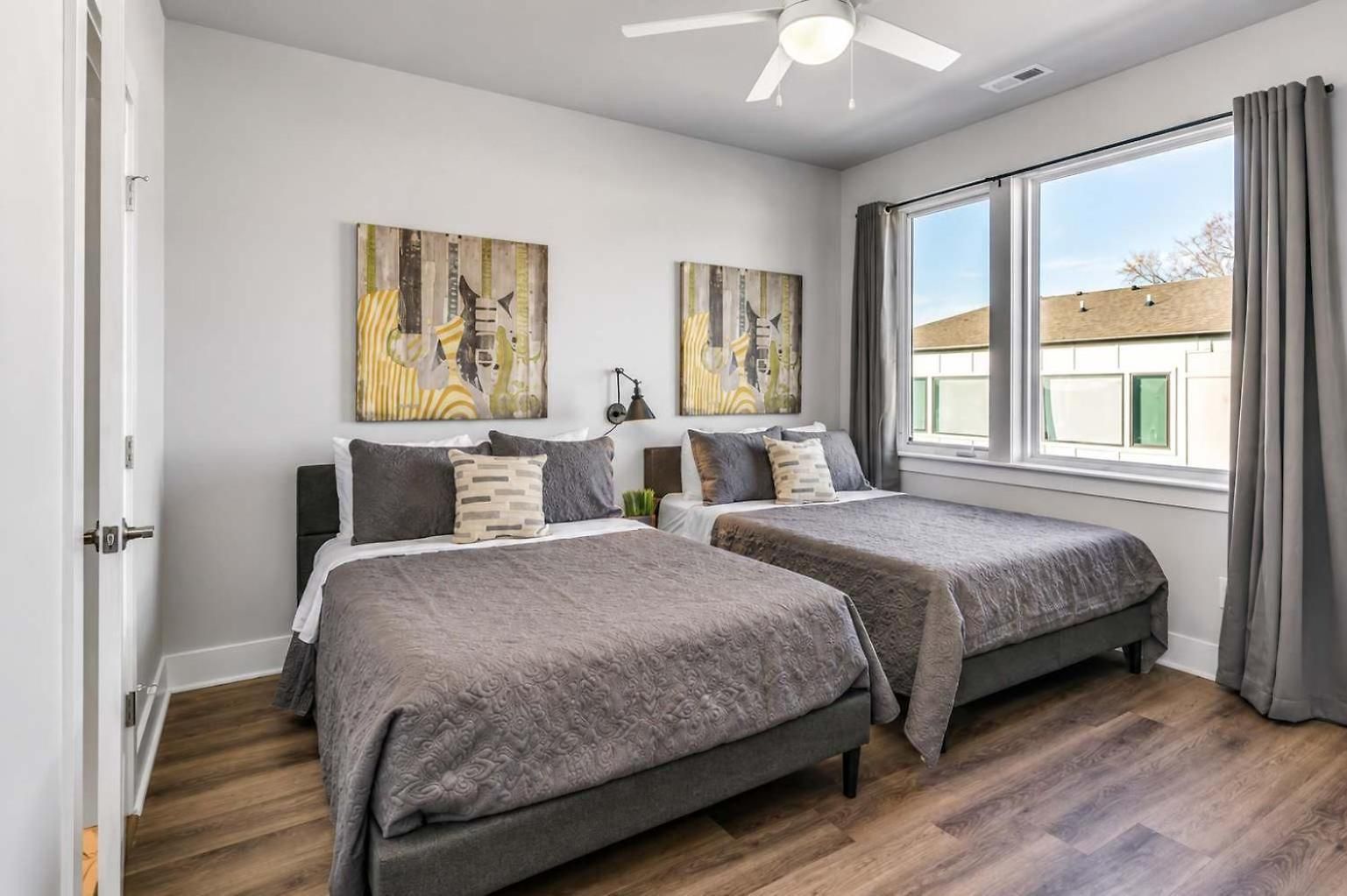 2 Premier Homes Sleeps 24 Rooftops Nashville