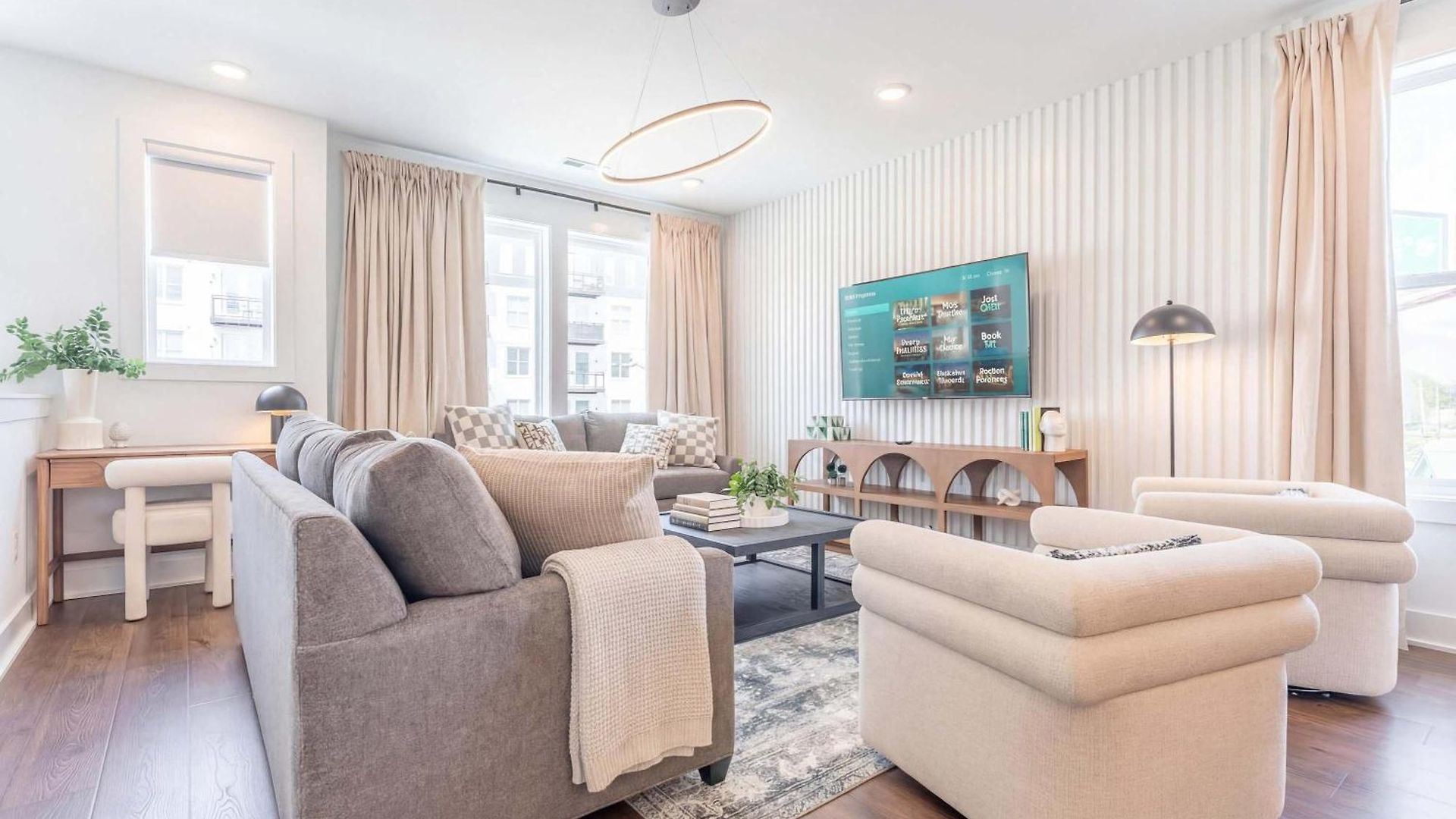 Luxe 4br Retreat With Rooftop Fire Pit & Garage