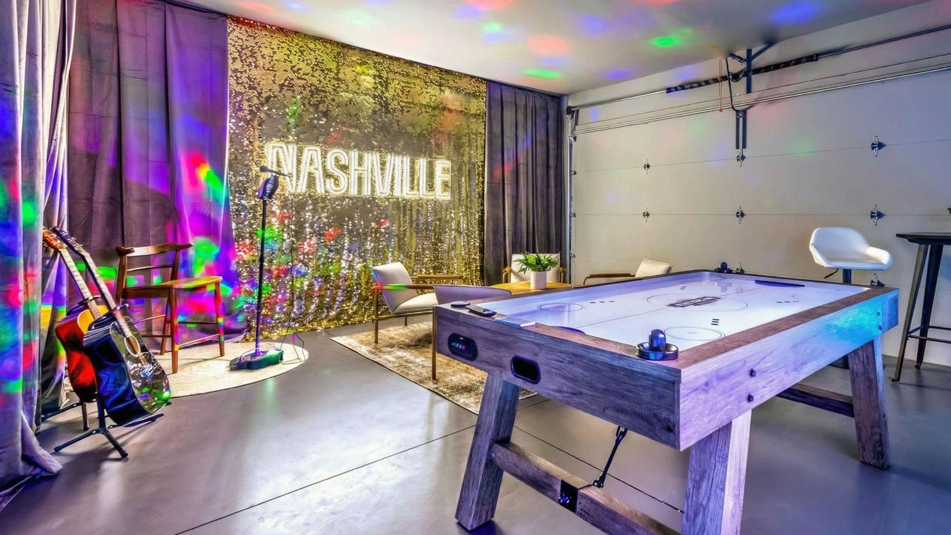 Skyline Views With Double Rooftop Deck & Game