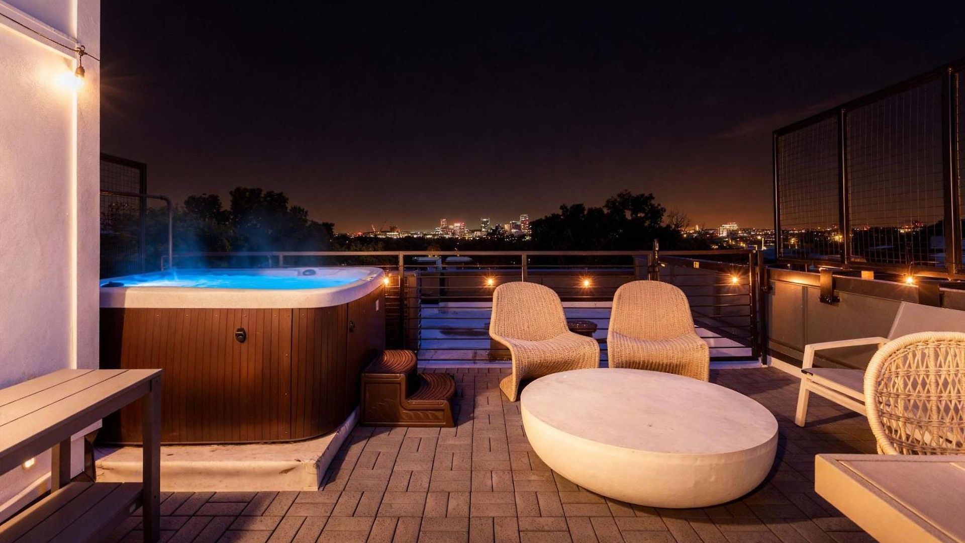 Holiday home Retreat With Hot Tub & Private Garage