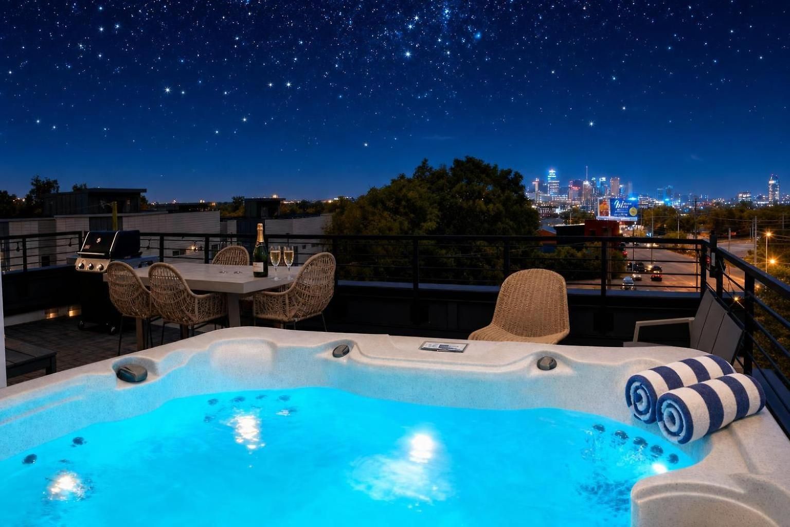 Luxe Group With Hot Tub & Rooftop Lounge *