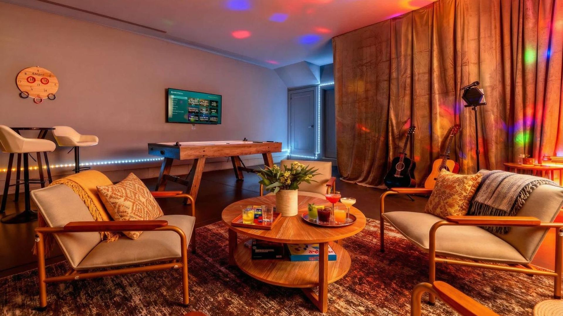 Skyline Views With Double Rooftop Deck & Game Holiday home Nashville