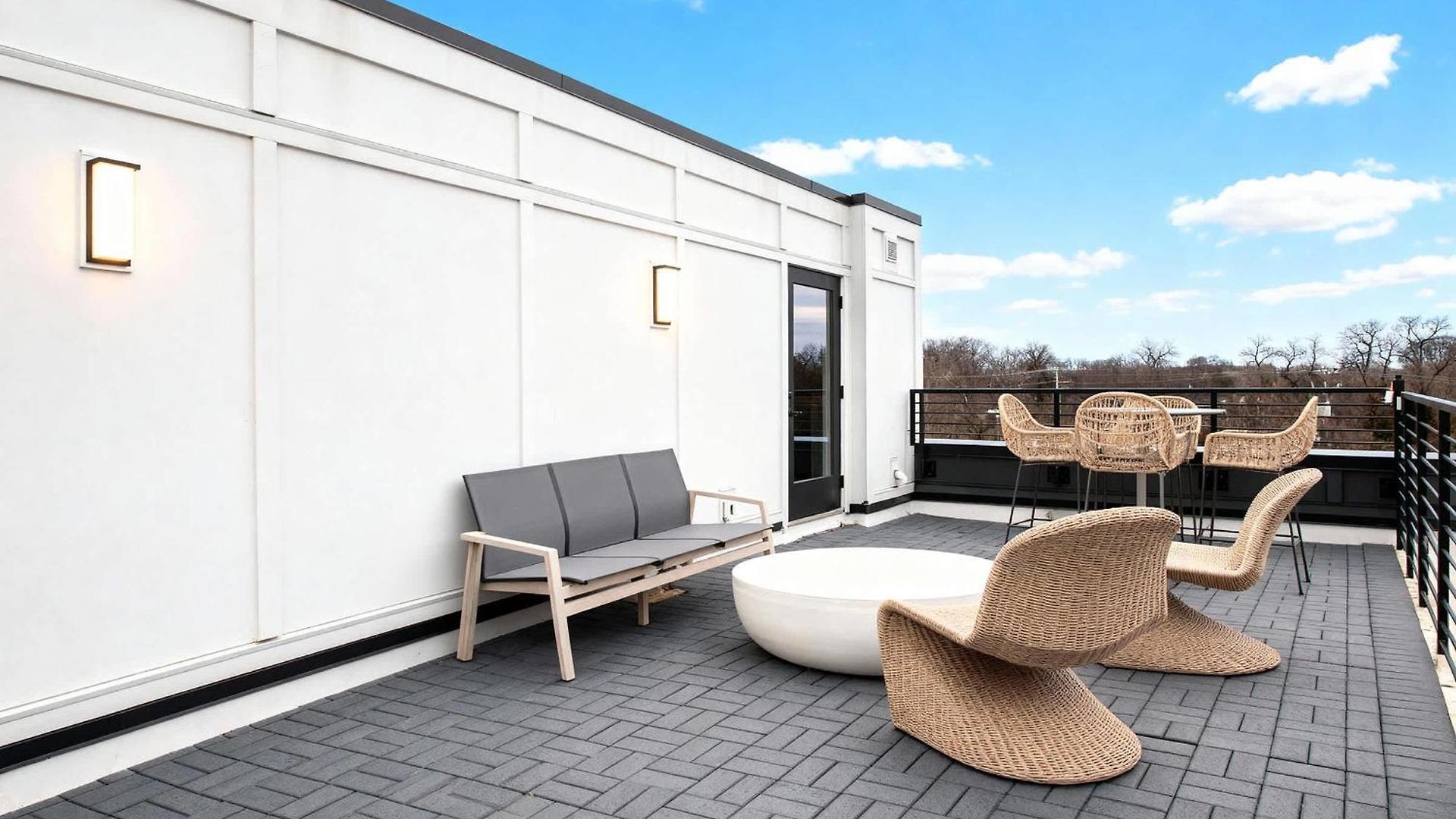 Escape With Skyline Deck And Hot Tub Nashville