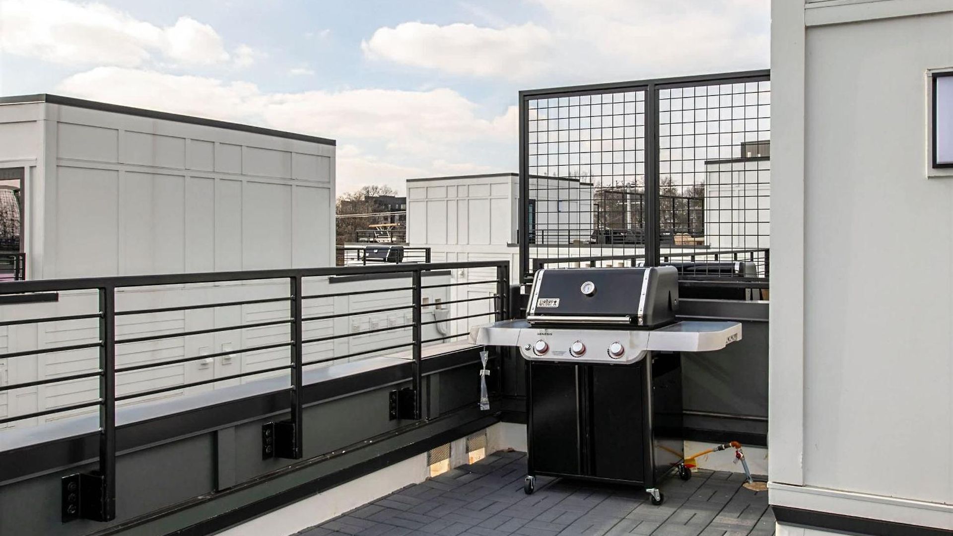 Holiday home Rooftop Hot Tub & Skyline Views Near Broadway *