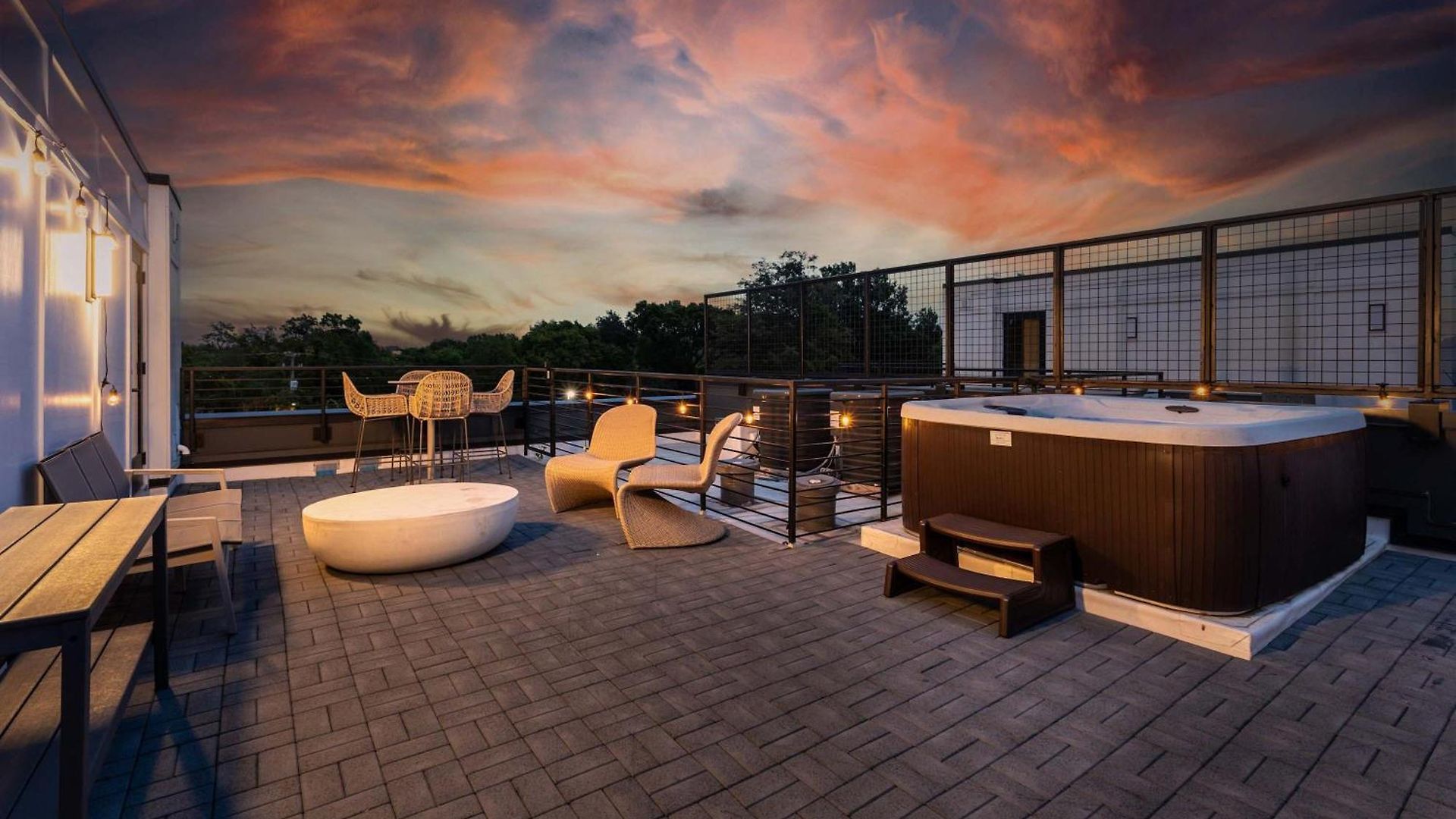 Holiday home Escape With Skyline Deck And Hot Tub