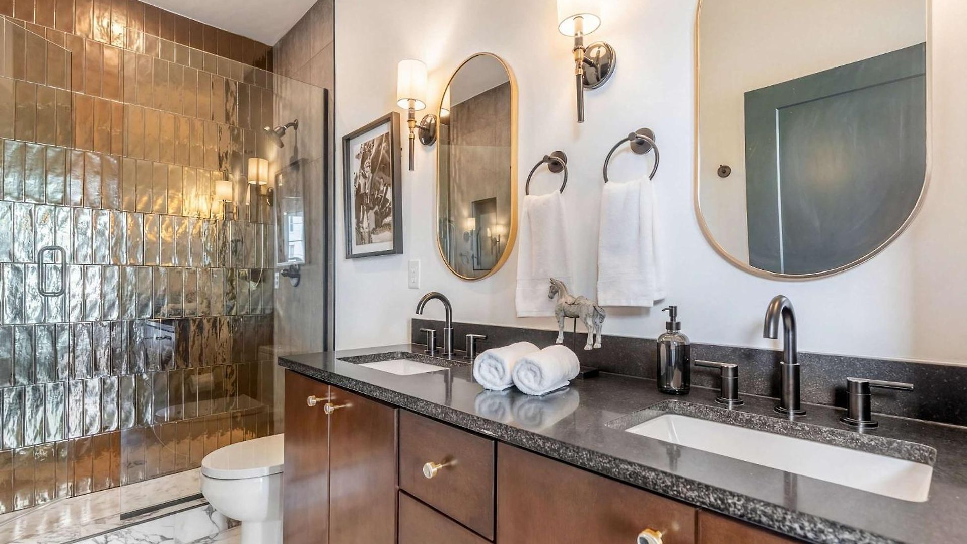 Luxe 4br Retreat With Rooftop Fire Pit & Garage * Nashville