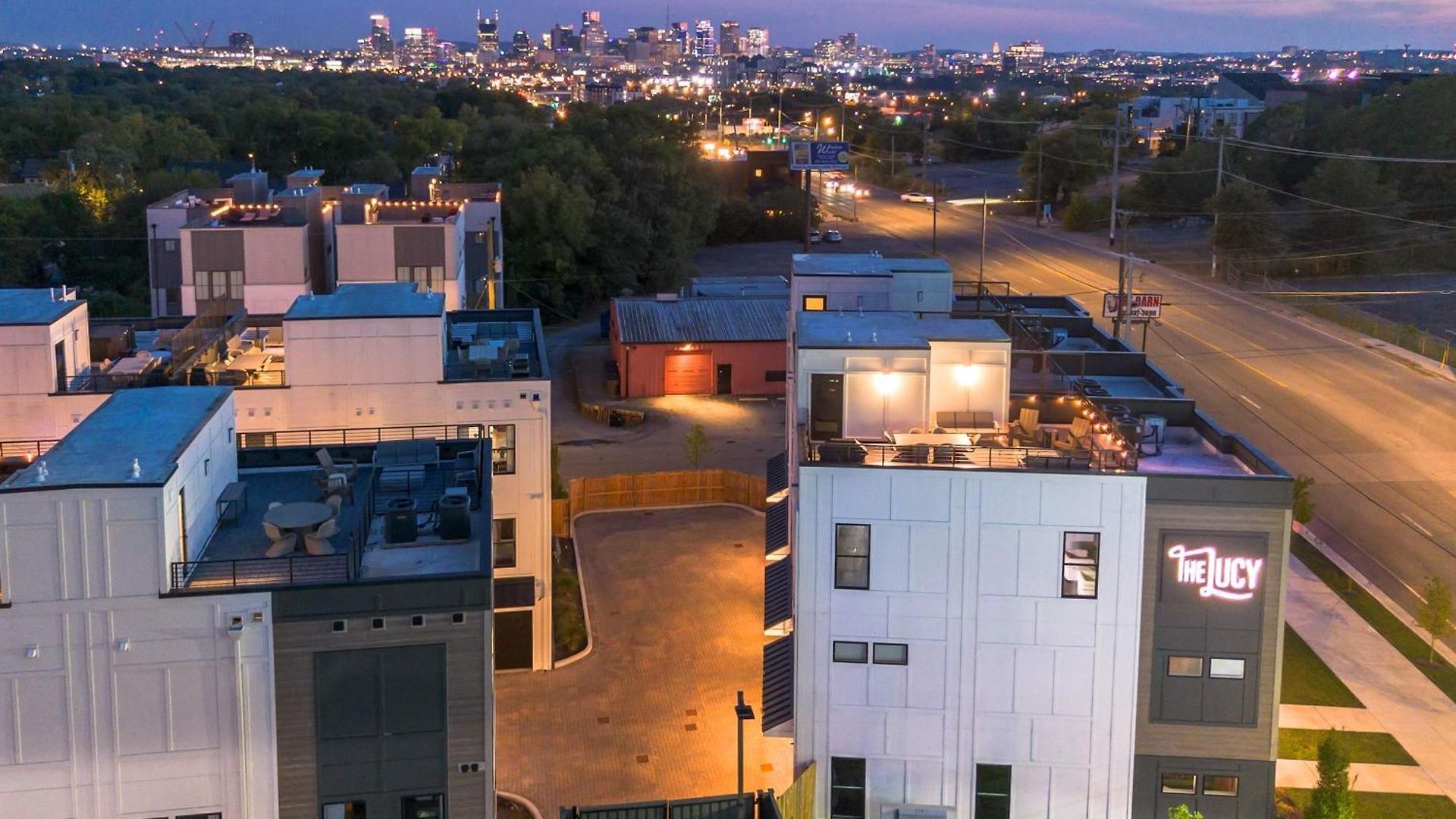 Rooftop Hot Tub & Skyline Views Near Broadway Holiday home Nashville