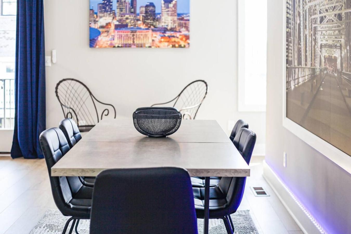 Friends In Skyline Places, 10 Min To Broadway, Perfect For Groups Holiday home Nashville