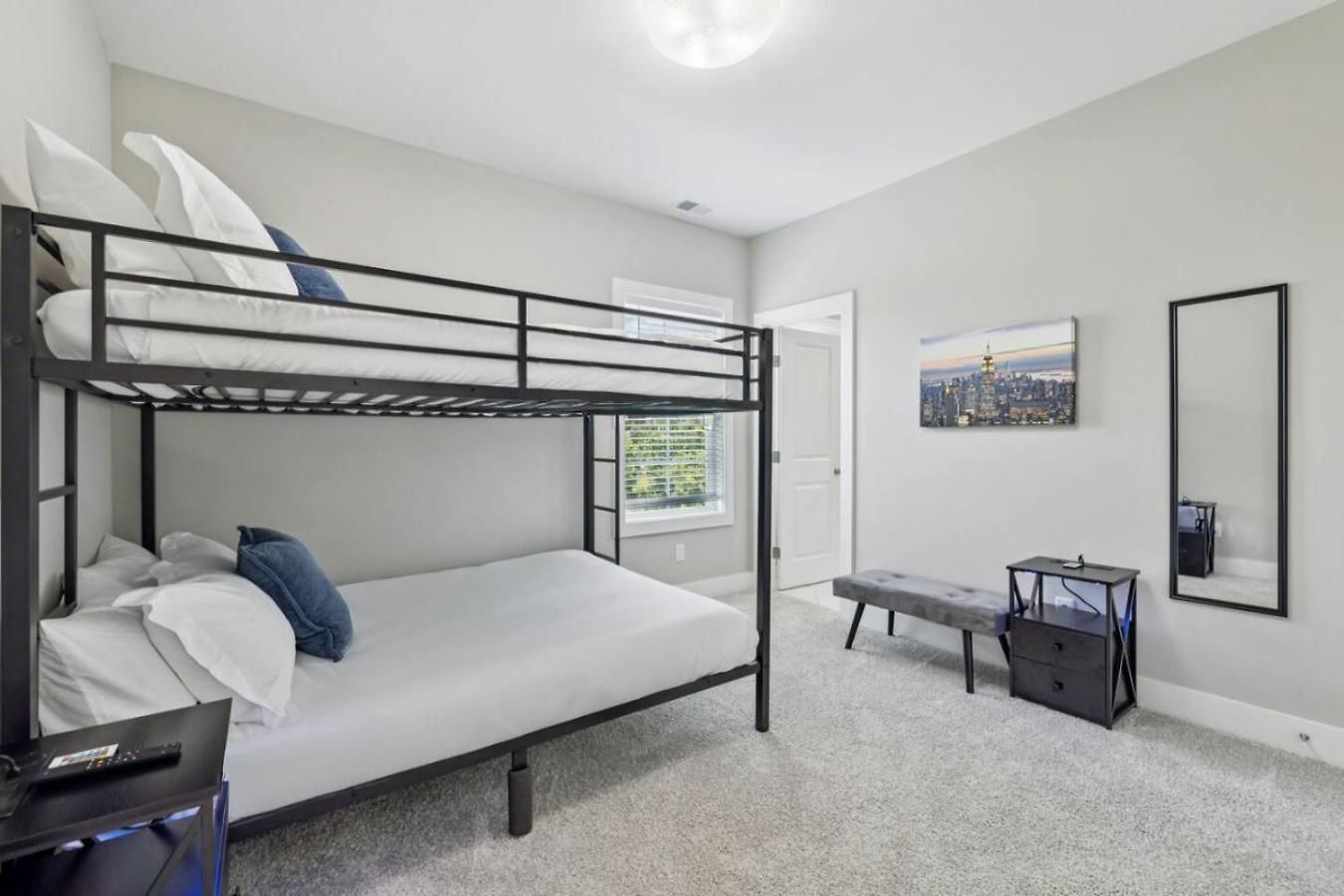 Friends In Skyline Places, 10 Min To Broadway, Perfect For Groups Holiday home Nashville