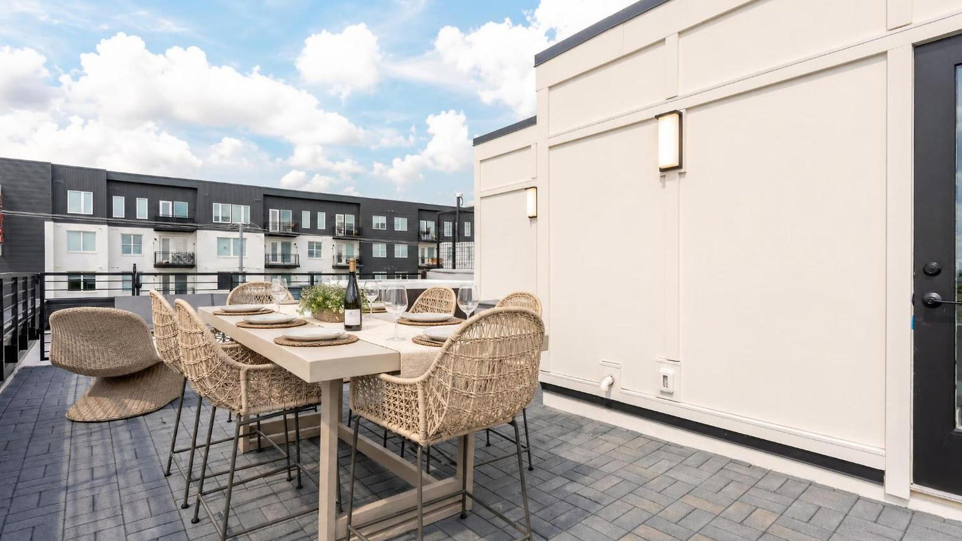 Luxe 4br Retreat With Hot Tub & Skyline Deck