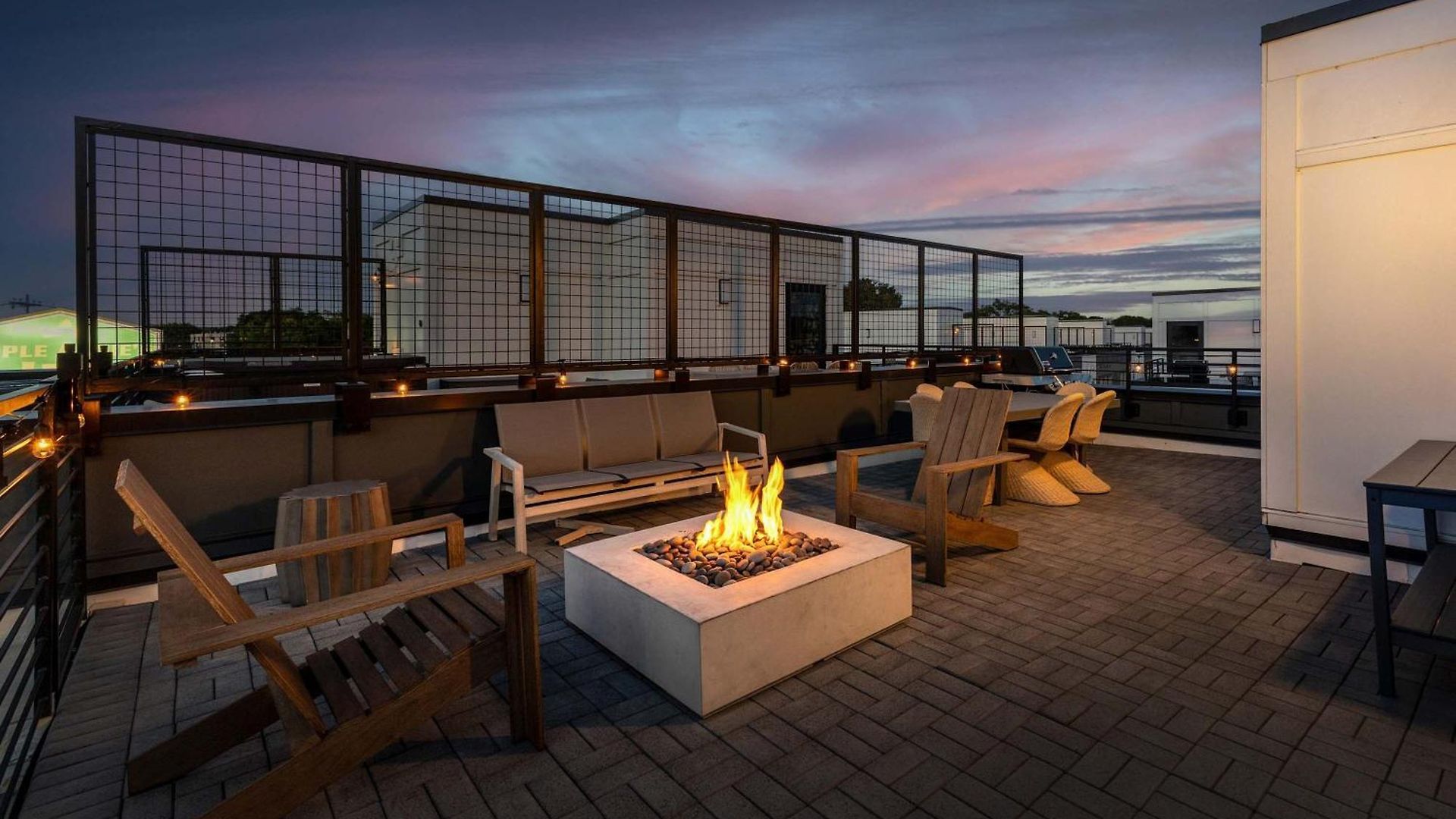 Holiday home 8br Rooftops With Hot Tub Fire Pit Skyline Views