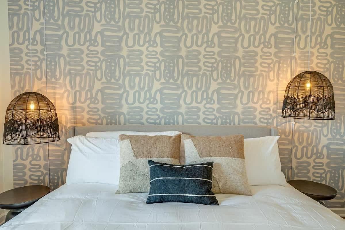 Boho West - West End - 3 Mins To Broadway *