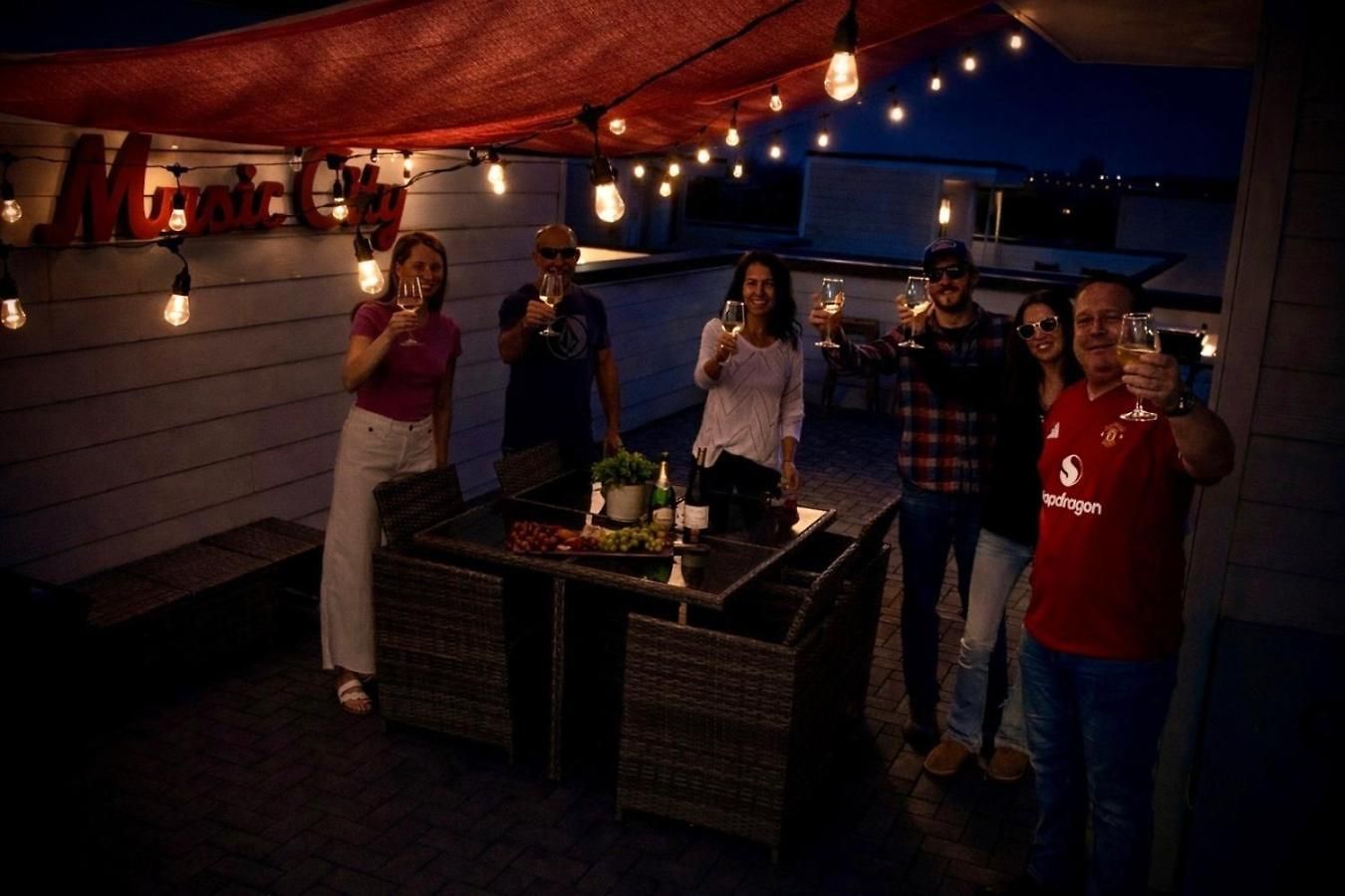 Rooftop Fire Pit + River Views 4br Sleeps 12 *
