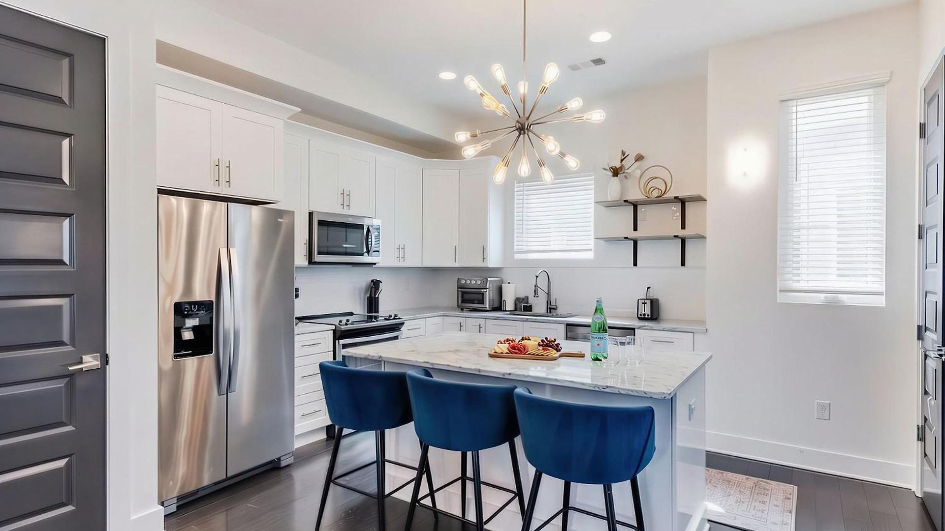 Rooftop Views & Patio Lounge Near Downtown *