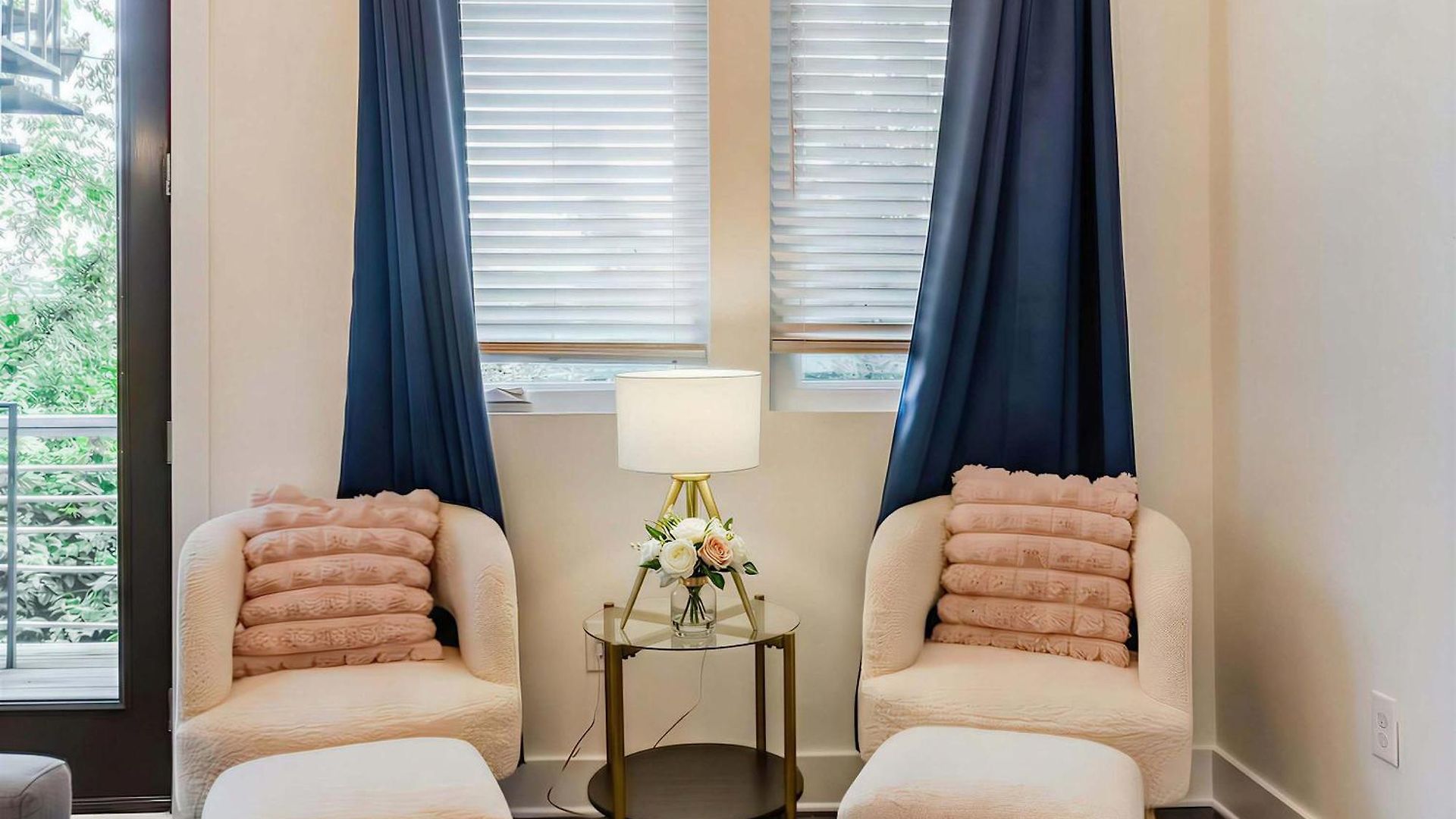 Rooftop Views & Patio Lounge Near Downtown * Nashville