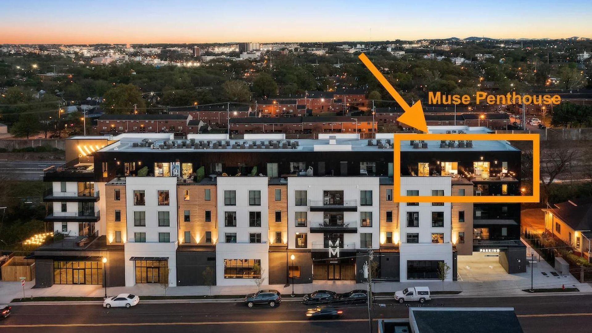 The Penthouse - 3br Rooftop - Downtown Apartment *