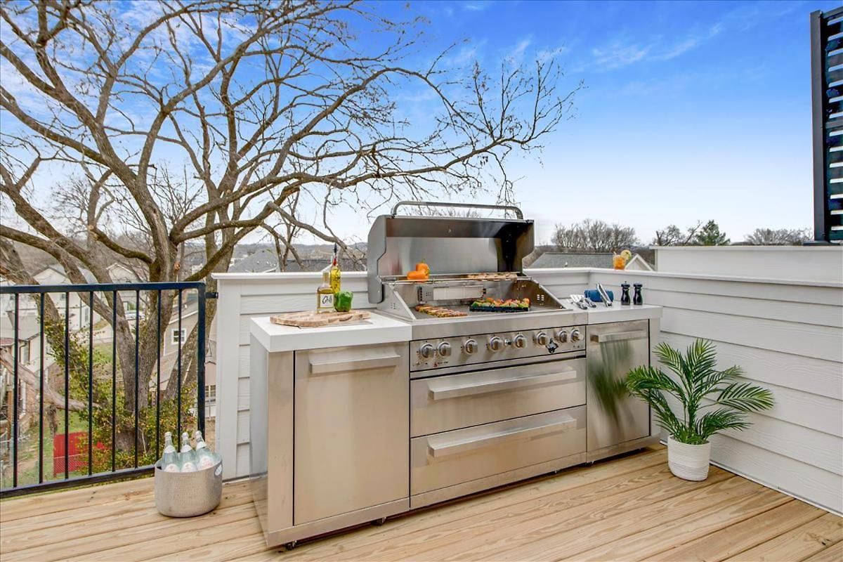 Holiday home 3 Townhomes Hot Tub & Rooftop Decks Nashville