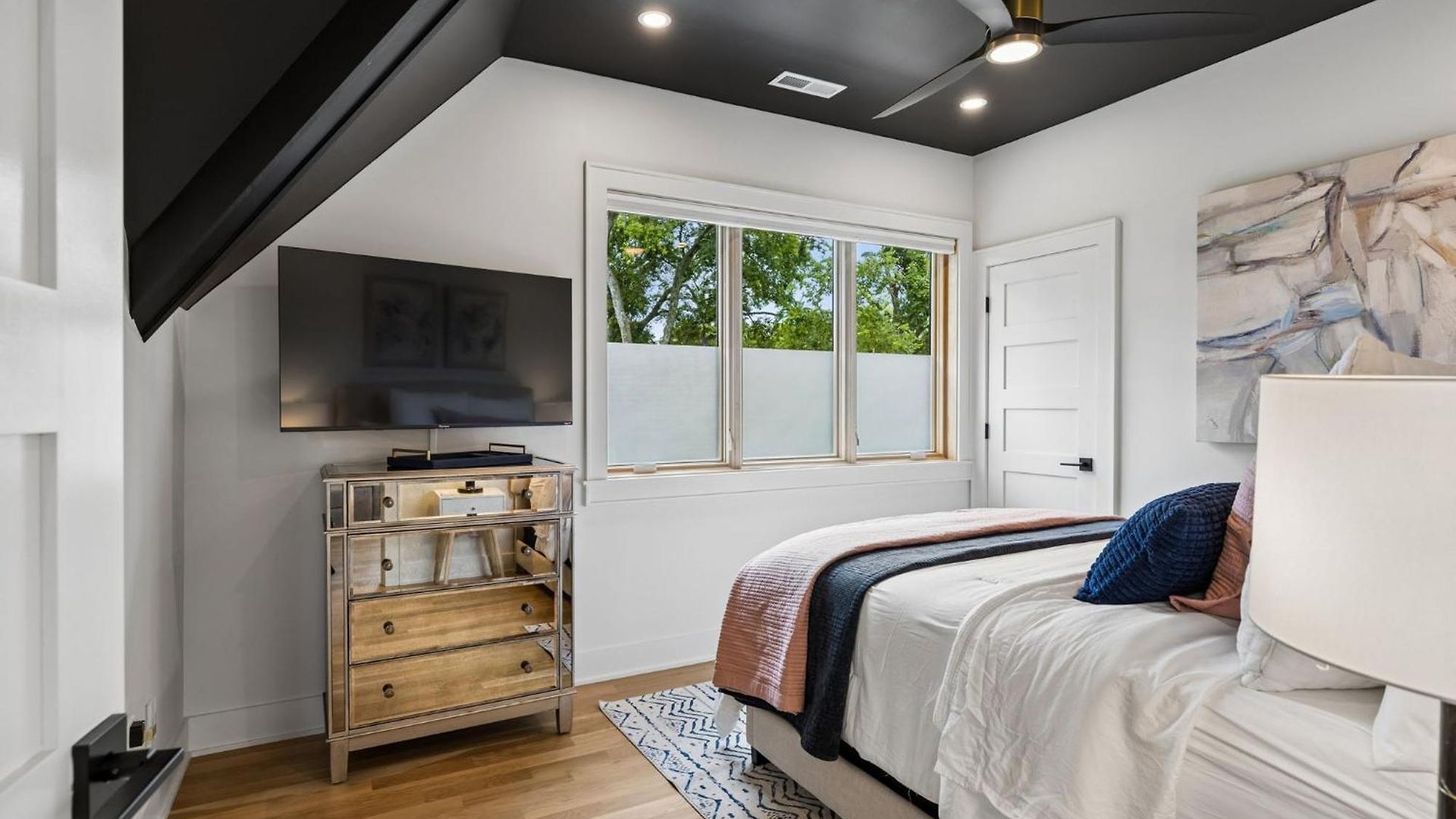 Guest house Deprecated Nashville