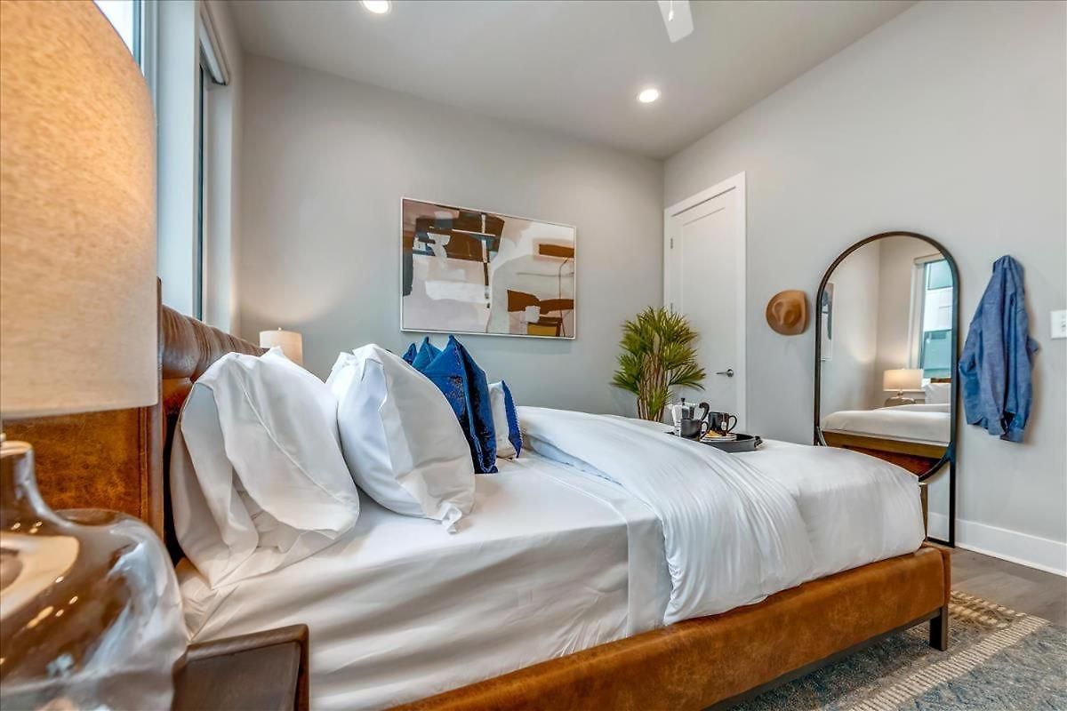 3 Townhomes Hot Tub & Rooftop Decks Nashville