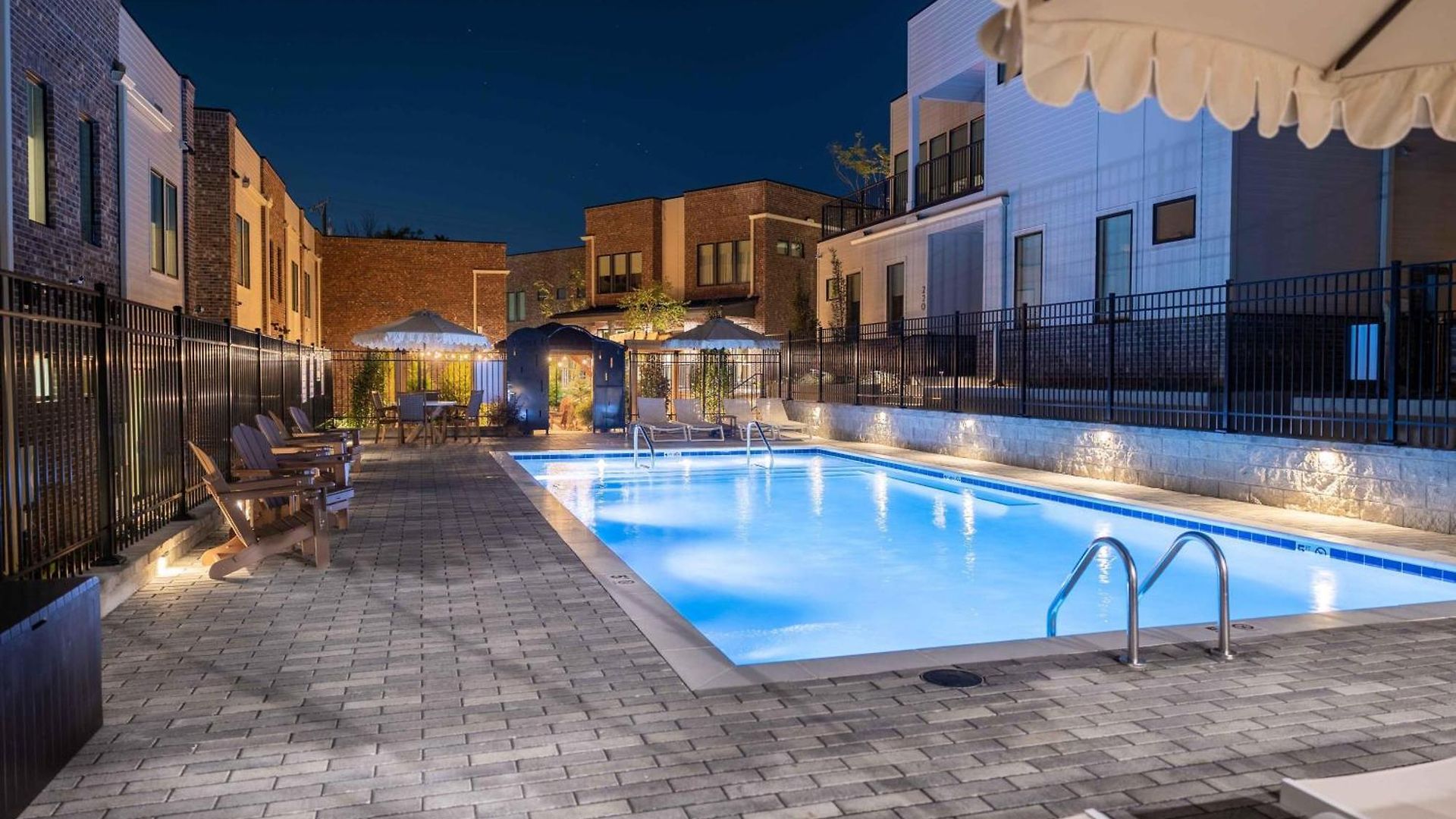 Holiday home Modern Comfort | Pool, Fitness & Firepit