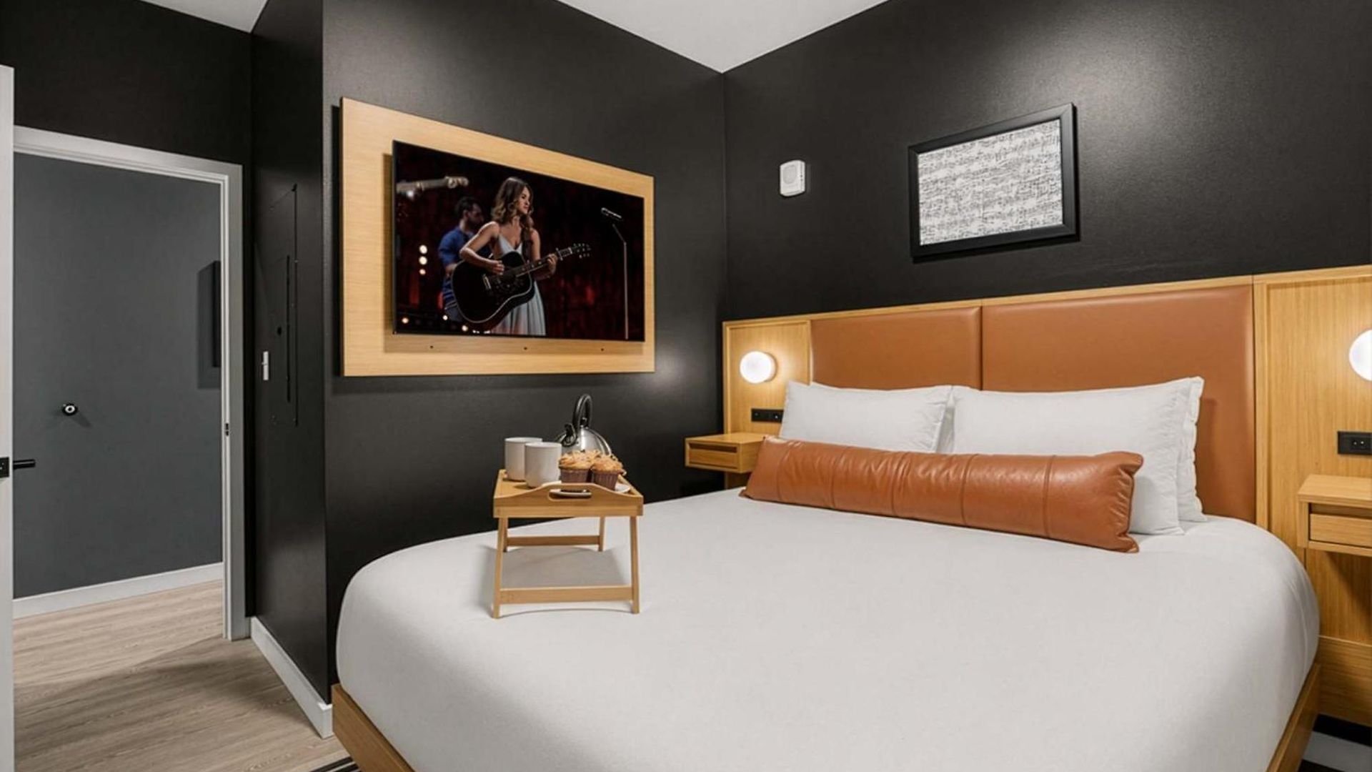 Nocturne - Pool & Gym - Mins To Broadway Holiday home Nashville