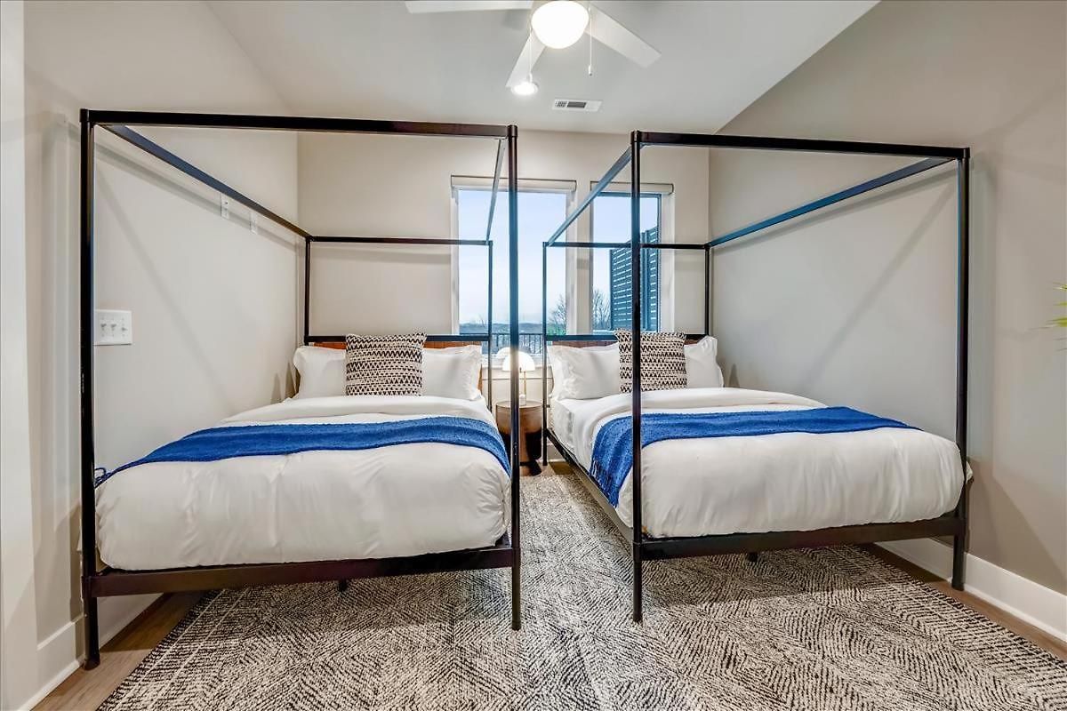 3 Townhomes Hot Tub & Rooftop Decks Nashville
