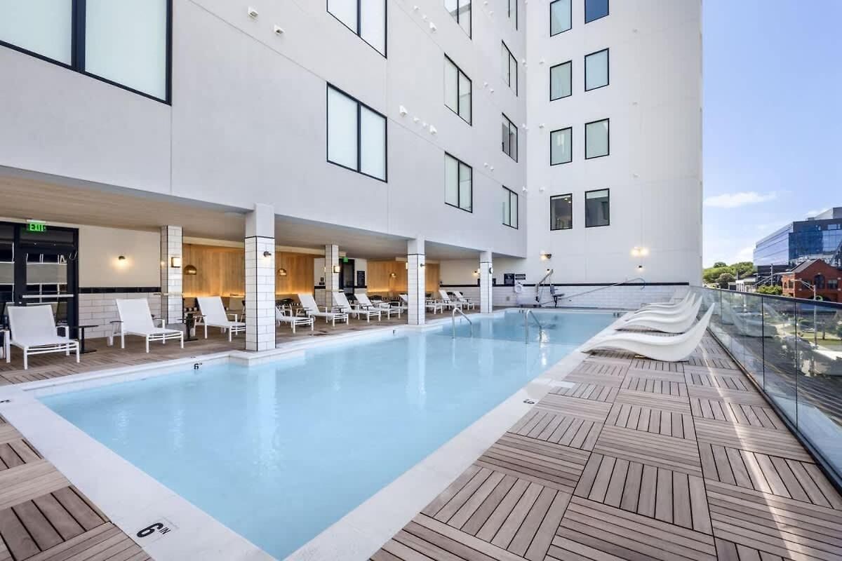 Harmony - Pool & Gym - Walk To Broadway *