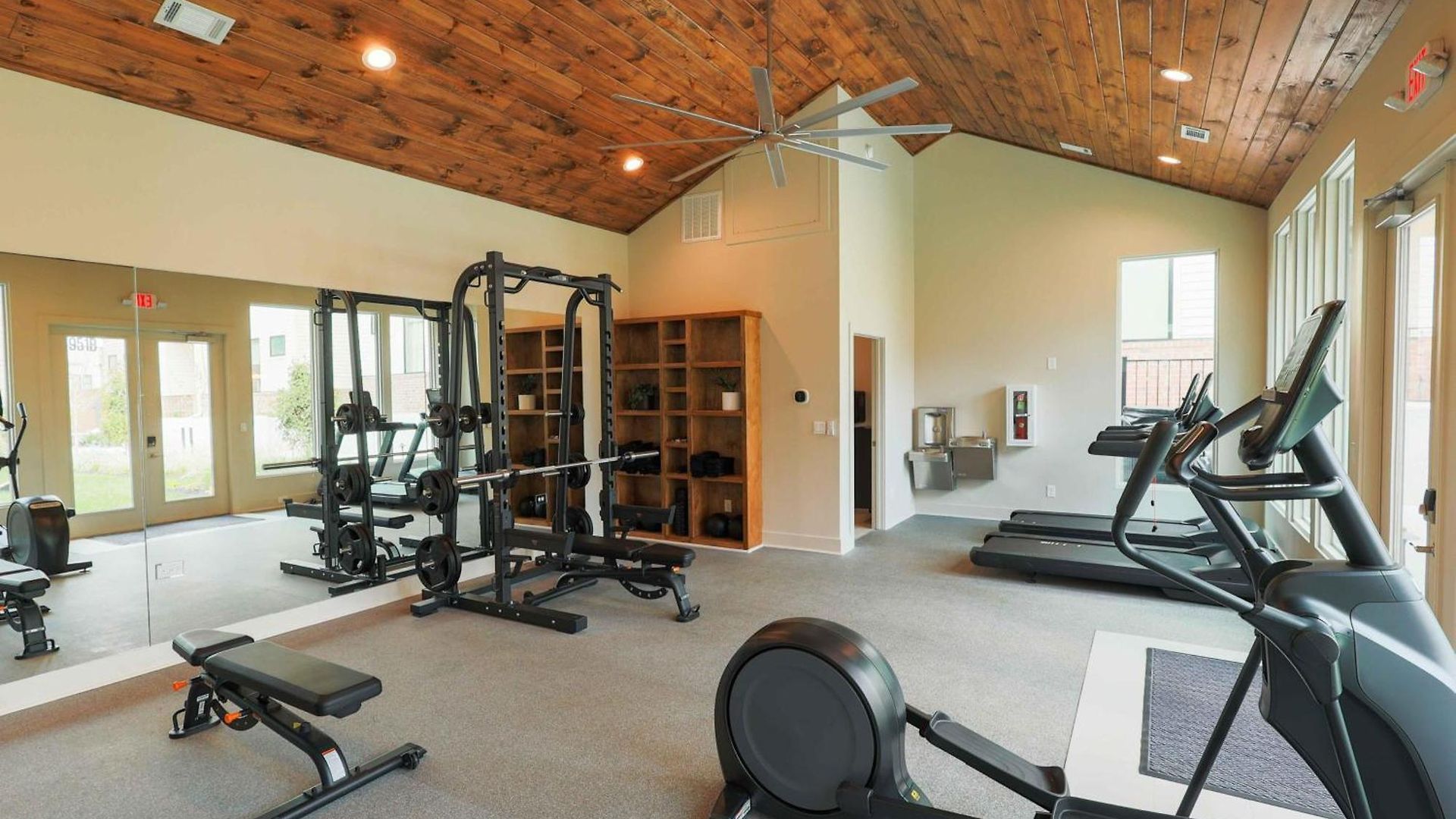 Wellness Escape | Gym, Cold Plunge, Sauna & Pool Holiday home *