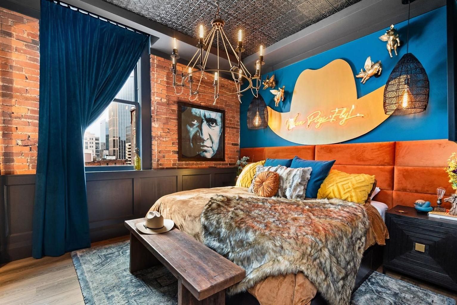 The Songbird-luxury Penthouse Steps To Broadway Holiday home *