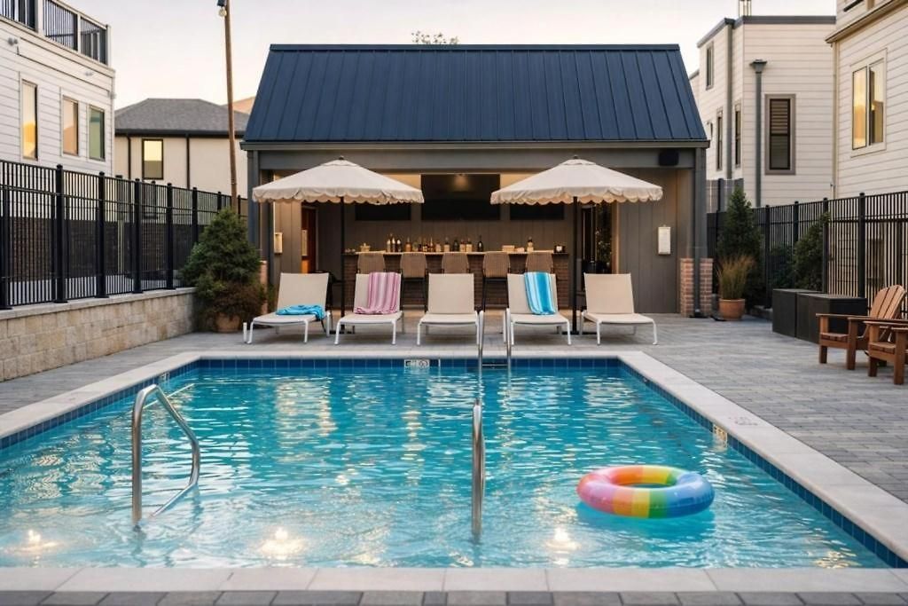Apartment Escape | Pool, Sauna & Rooftop Views Nashville