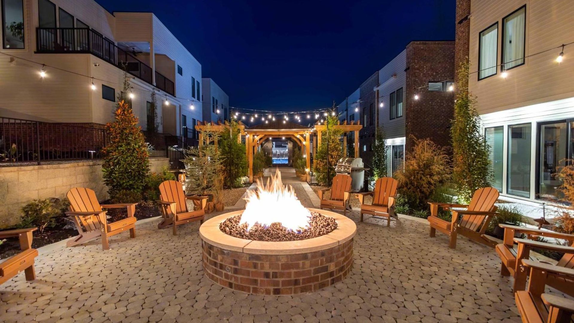 Heated Pool, Sauna & Firepit | Walk To Live Music