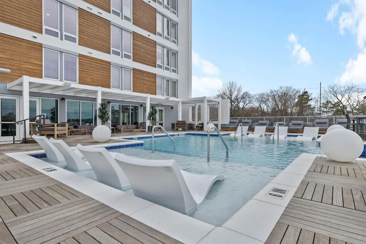 View Getaway 2br Near Broadway & Gulch Nashville