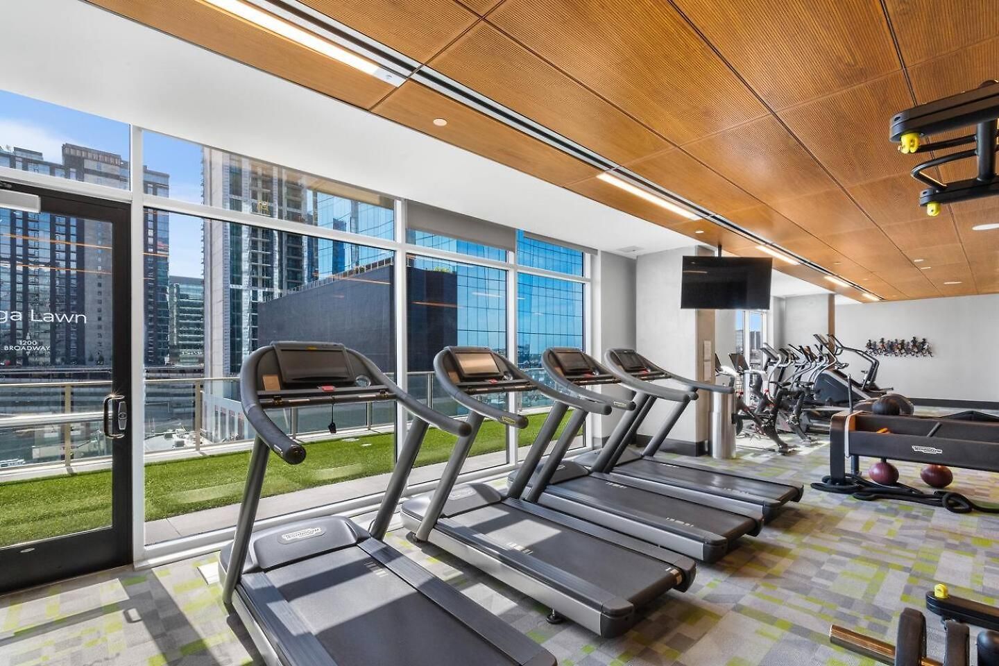 Music For 2 Gulch, Pool & Whole Foods Apartment Nashville