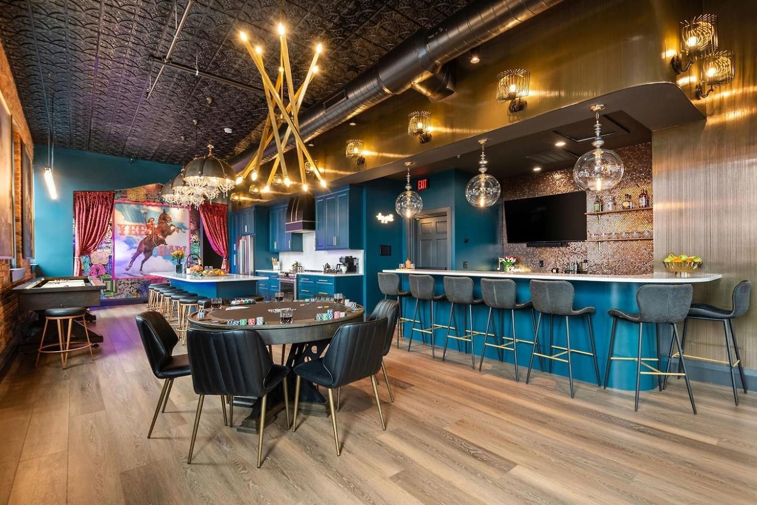The Songbird-luxury Penthouse Steps To Broadway Holiday home Nashville