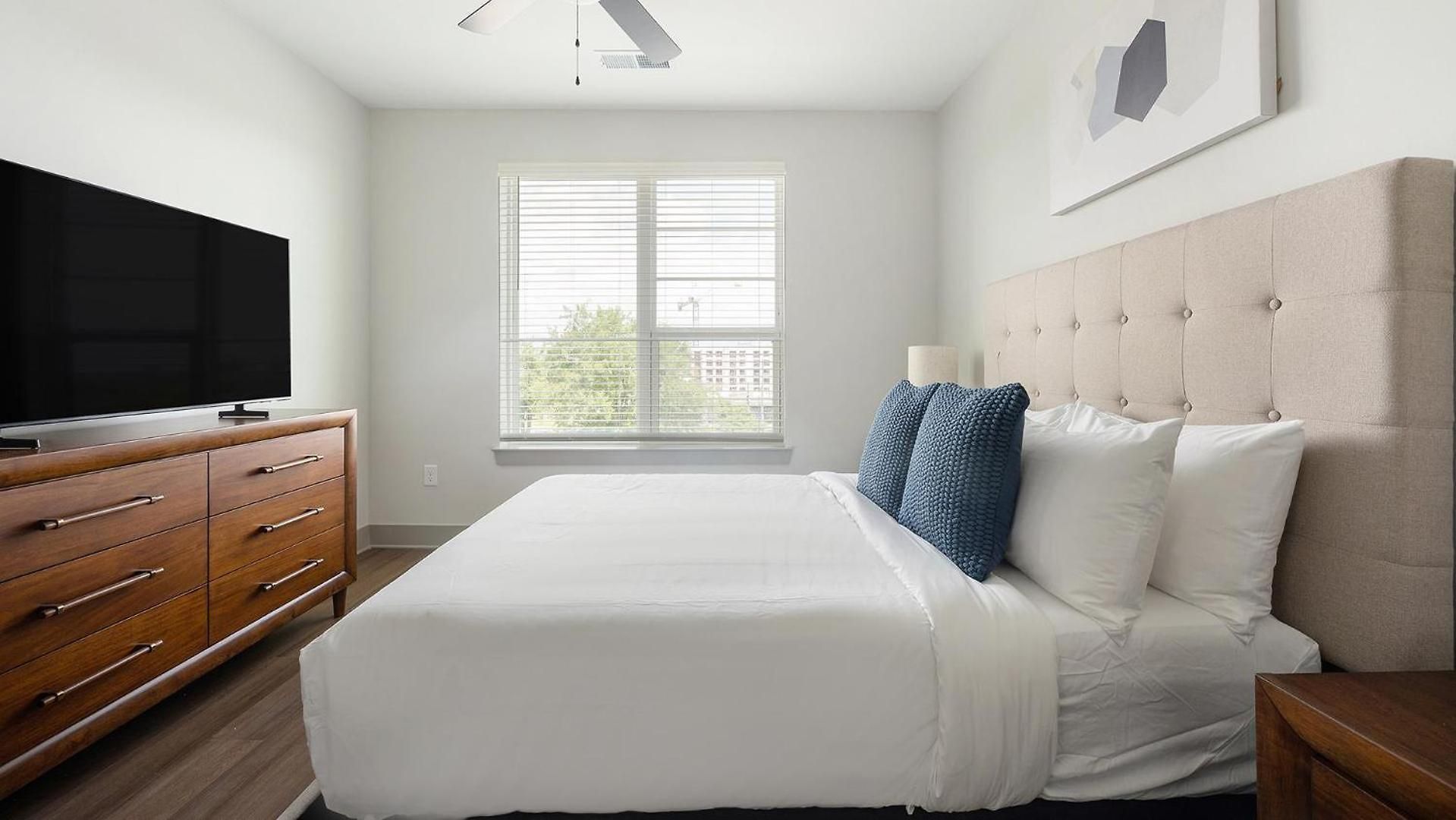 Apartment Landing Modern 2bd Gym Courtyard Nashville
