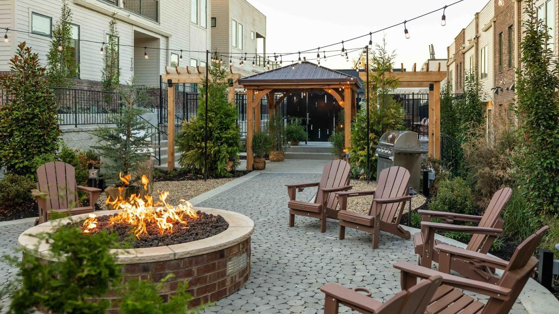 Amenities - Heated Pool Near Broadway Nashville