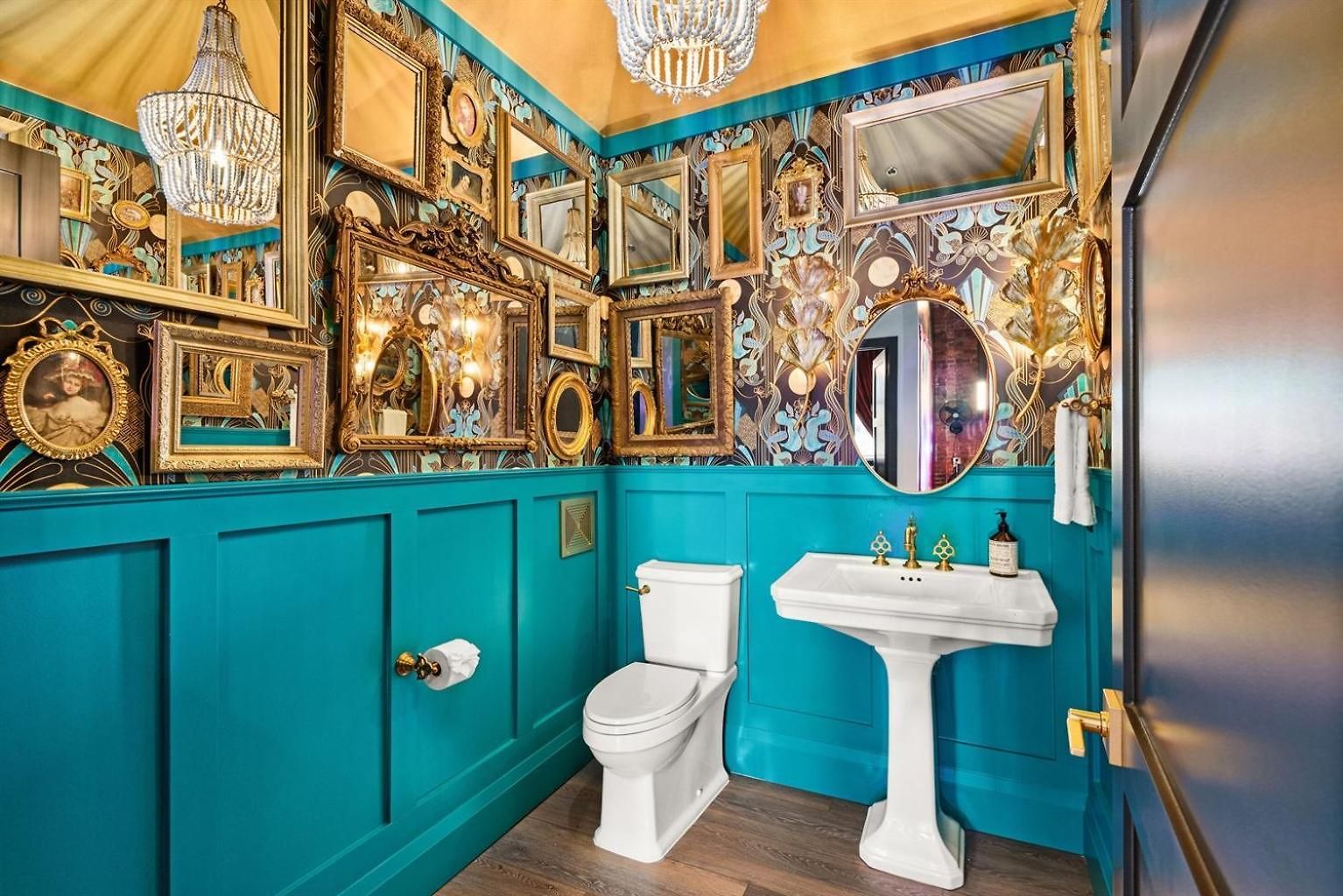 Holiday home The Velvet Songbird Downtown Luxe Sleeps 24 Nashville