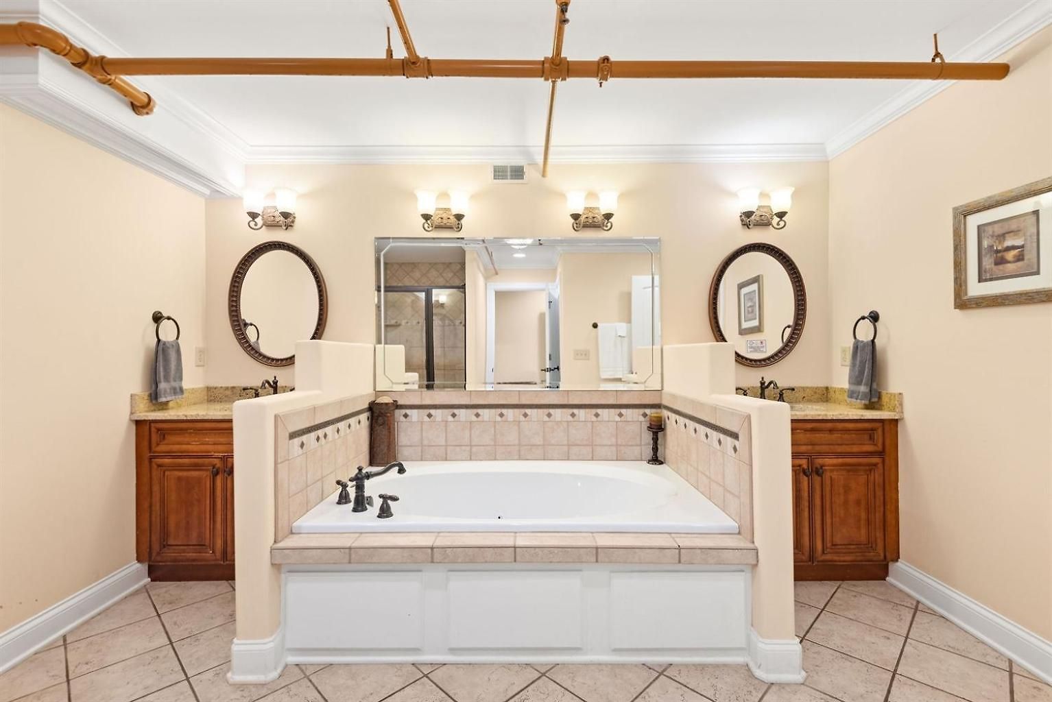 The Dolly Parton-printer's Alley- 2 Blocks To Broadway Nashville