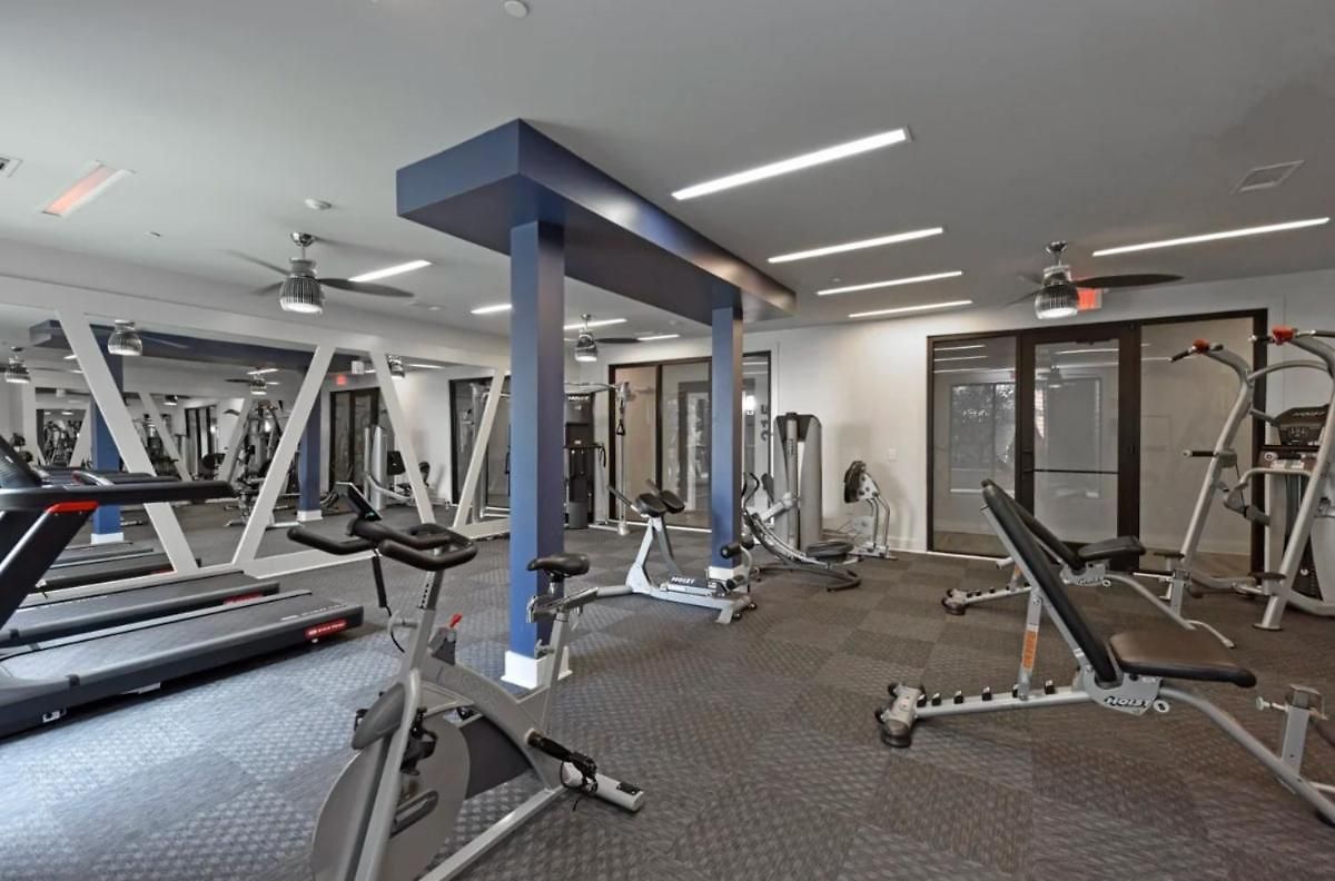Midtown - 5 Min To Broadway - Free Secured Parking - Pool *